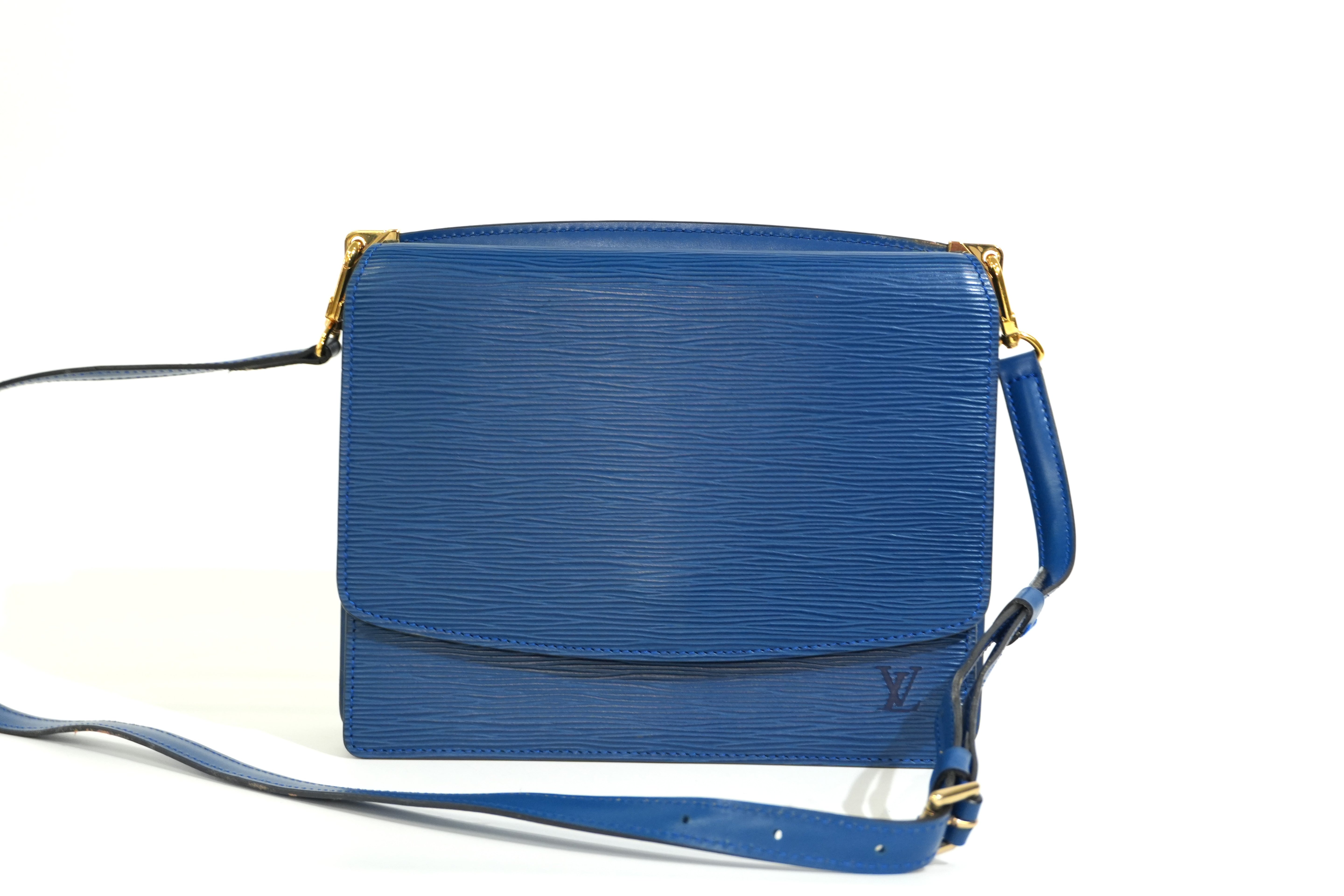 Pre-owned Louis Vuitton Epi Grenelle Crossbody Bag Blue
