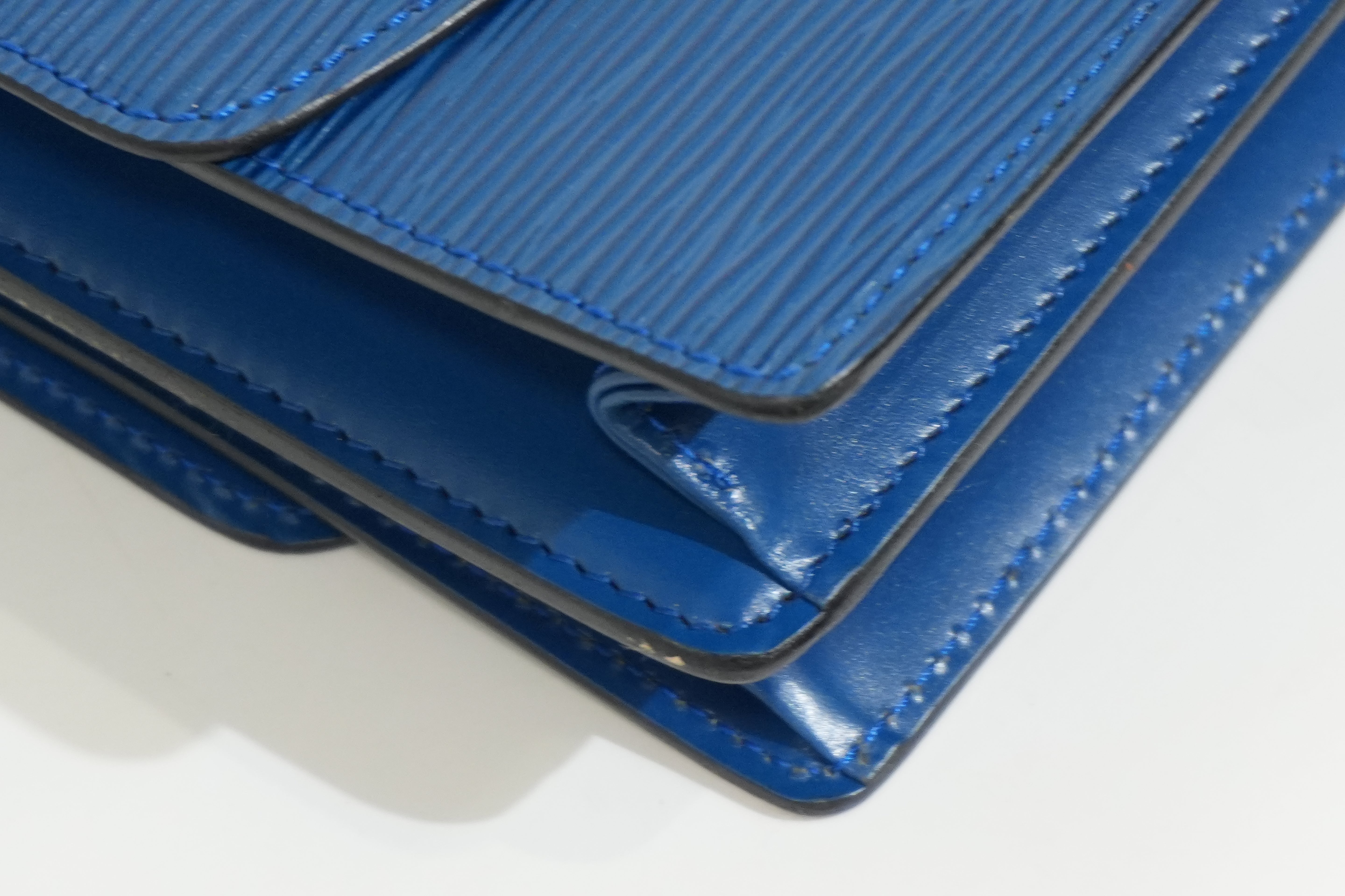 Pre-owned Louis Vuitton Epi Grenelle Crossbody Bag Blue