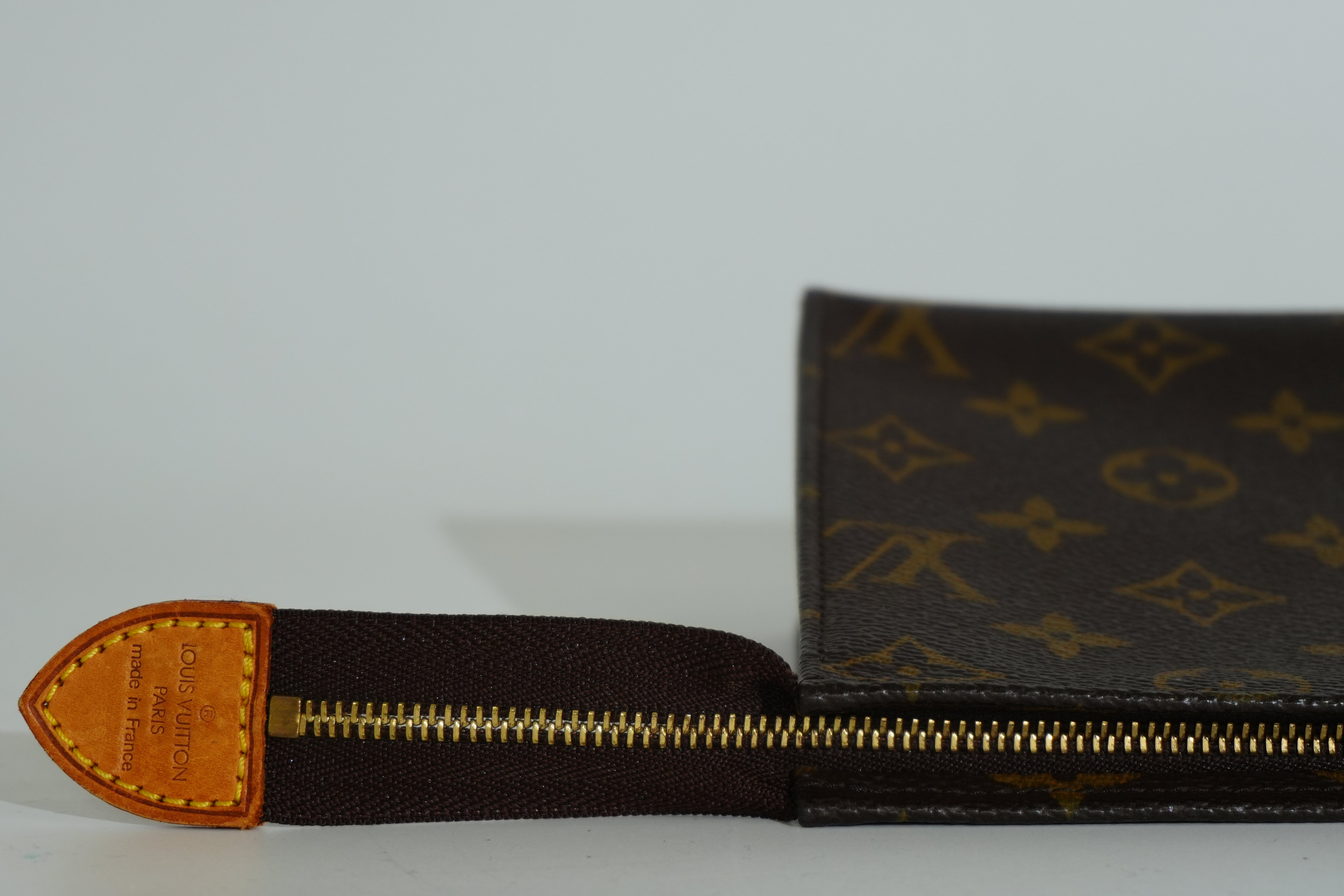 Pre-owned Louis Vuitton Monogram Toiletry 26 Pouch