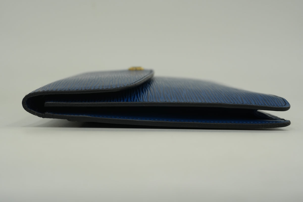 Pre-Owned Louis Vuitton Epi Blue Montaine Document Case Blue