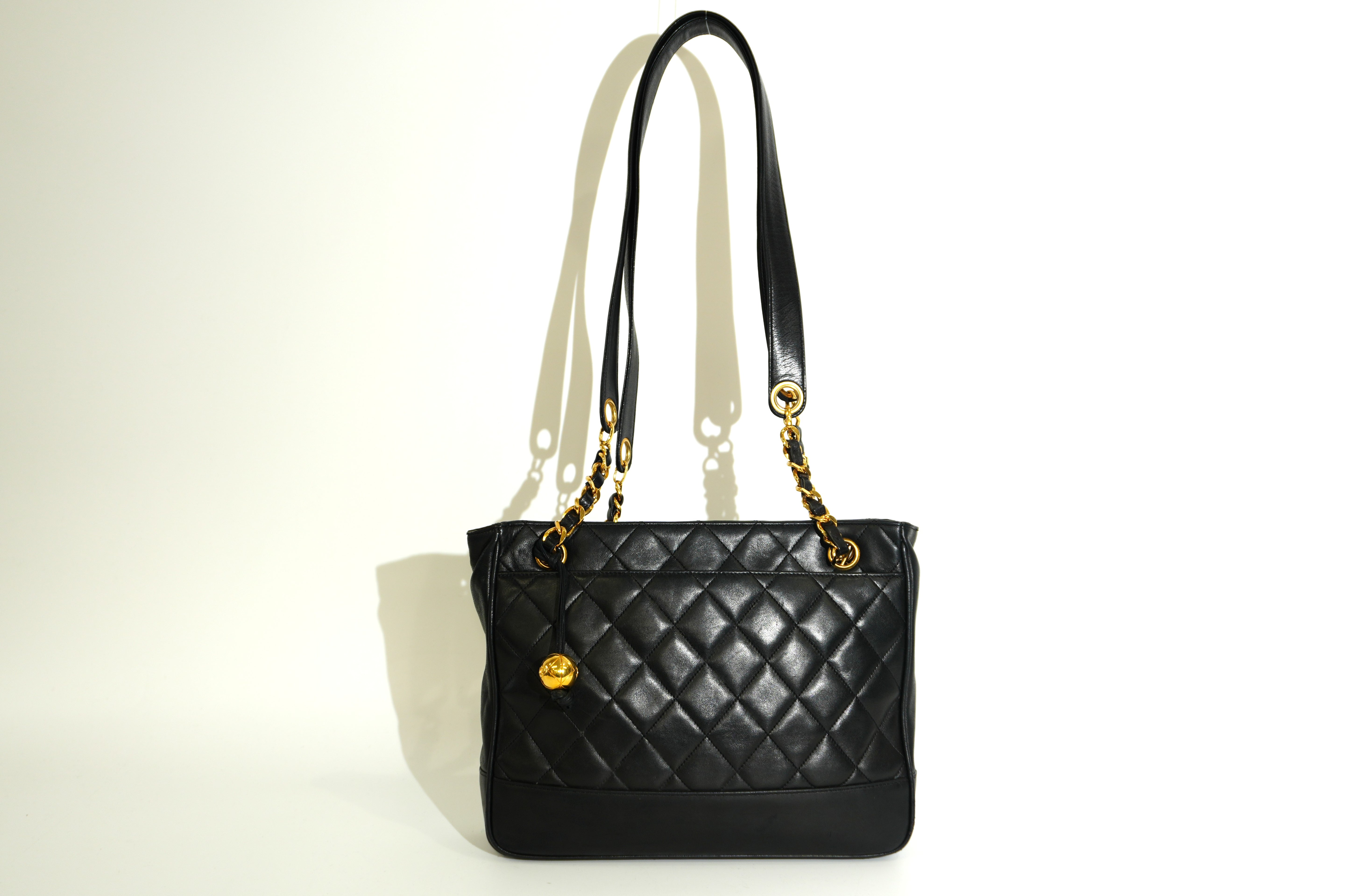 Pre-owned Chanel Lambskin Leather Shoulder Bag Black