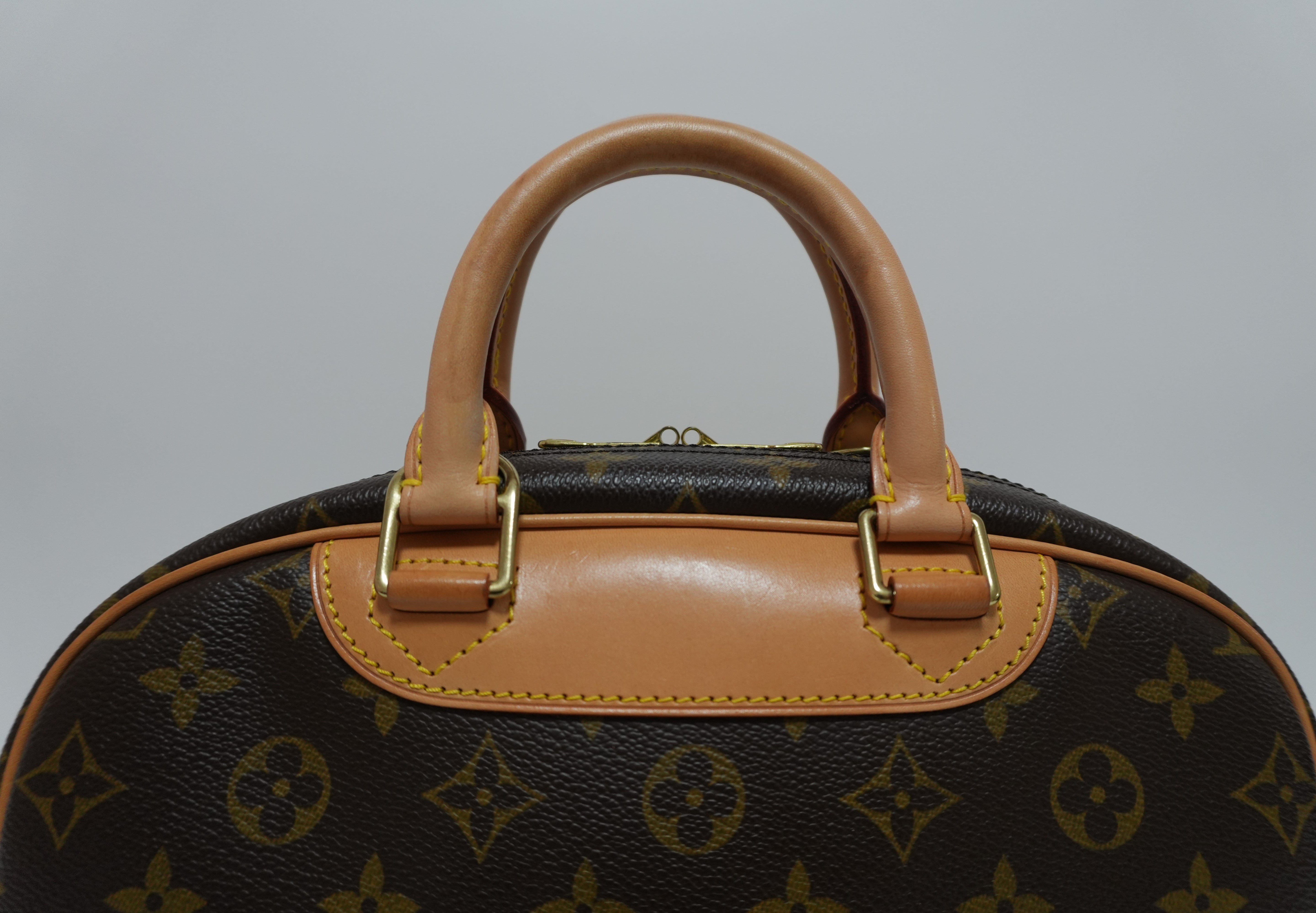 Pre-Owned Burberry Haymarket Check Hartham Crossbody Bag