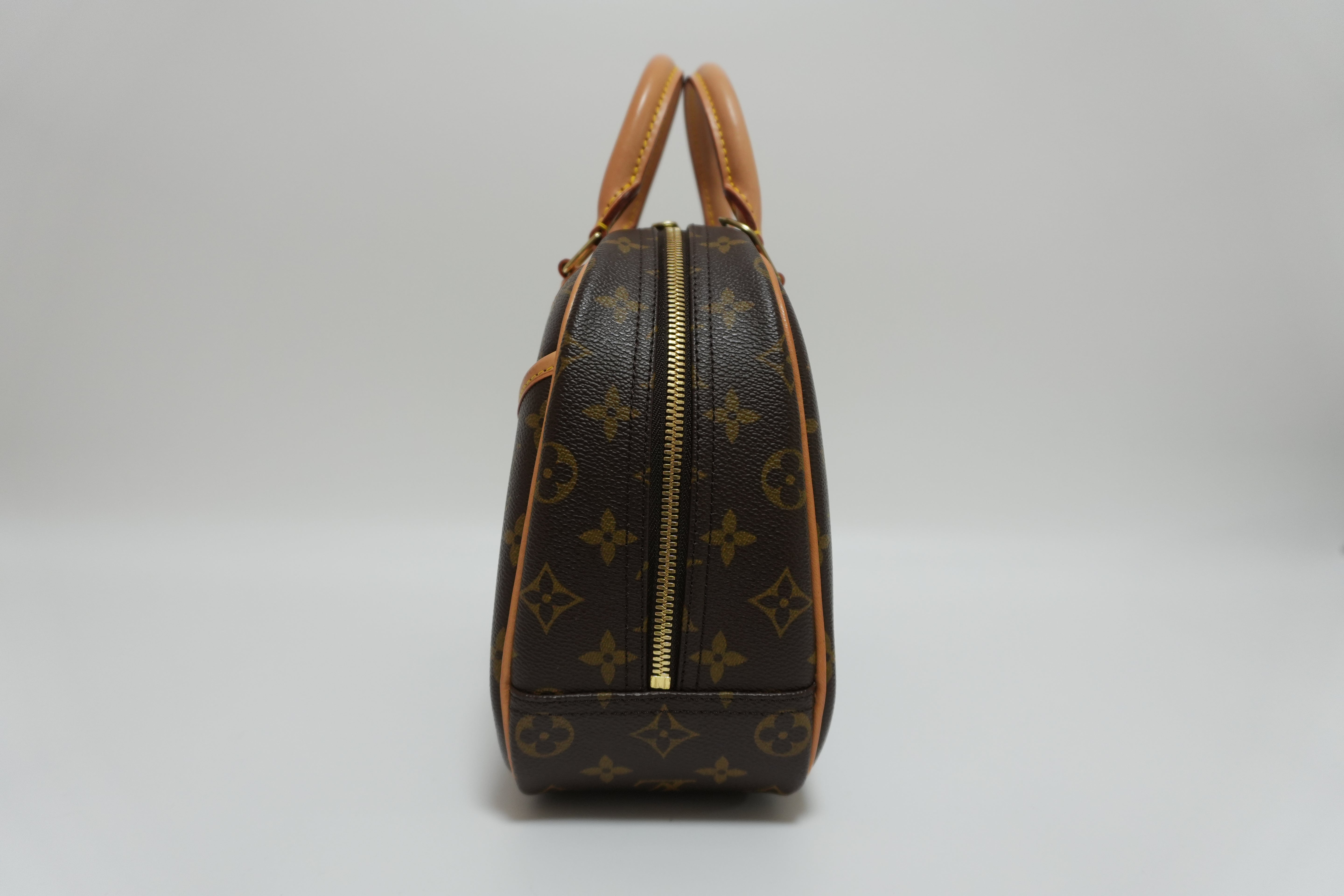 Pre-Owned Burberry Haymarket Check Hartham Crossbody Bag