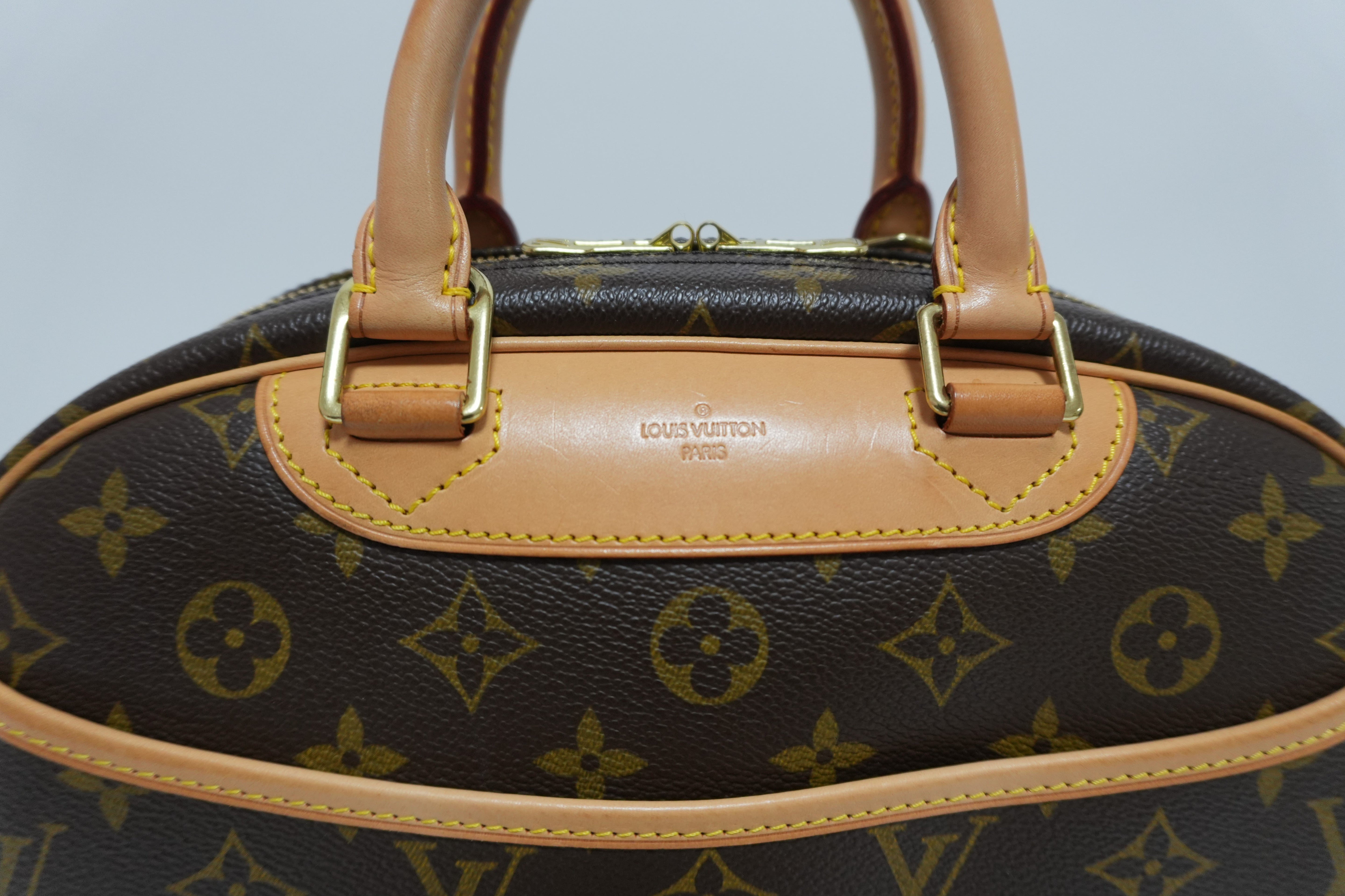 Pre-Owned Burberry Haymarket Check Hartham Crossbody Bag