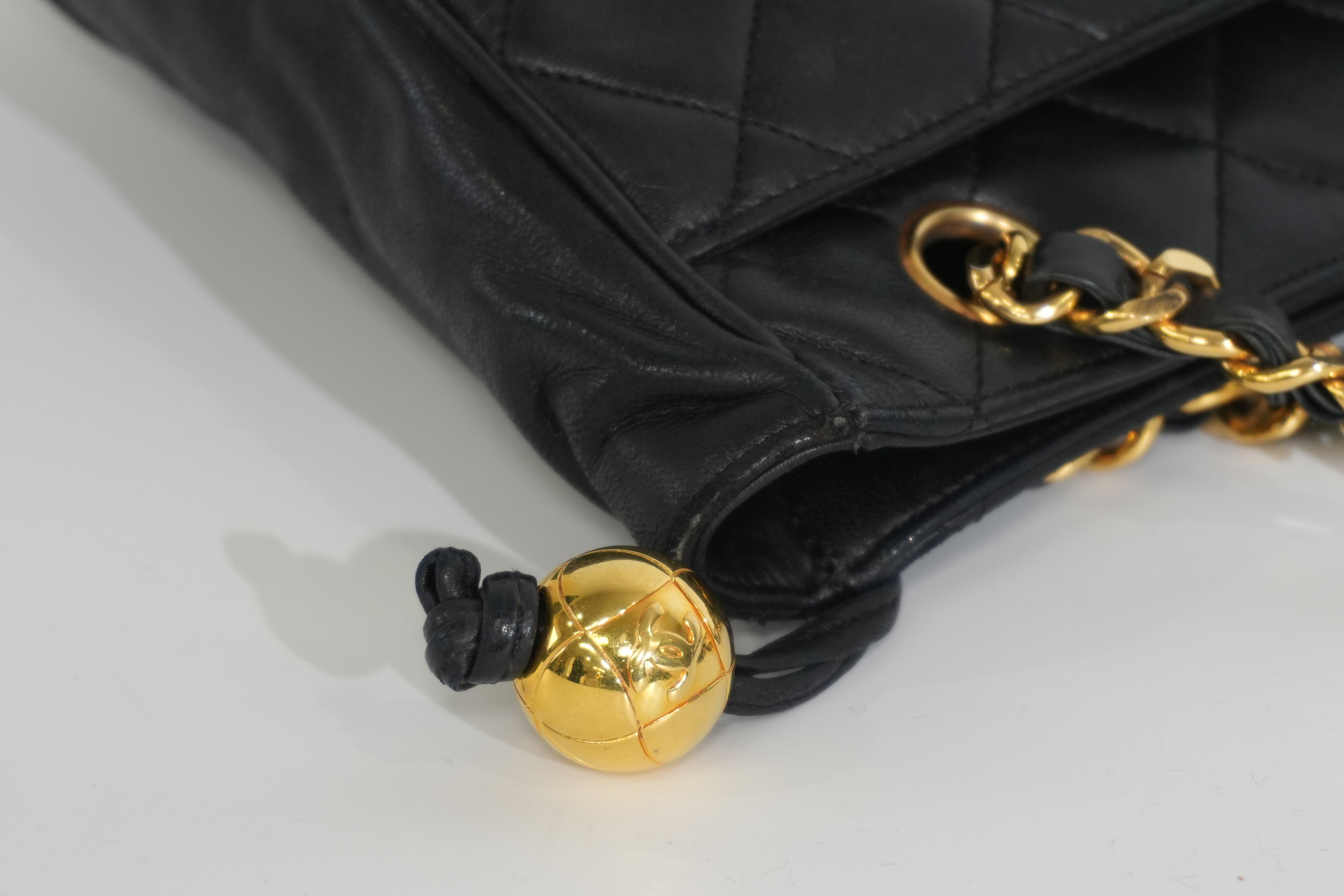 Pre-owned Chanel Lambskin Leather Shoulder Bag Black