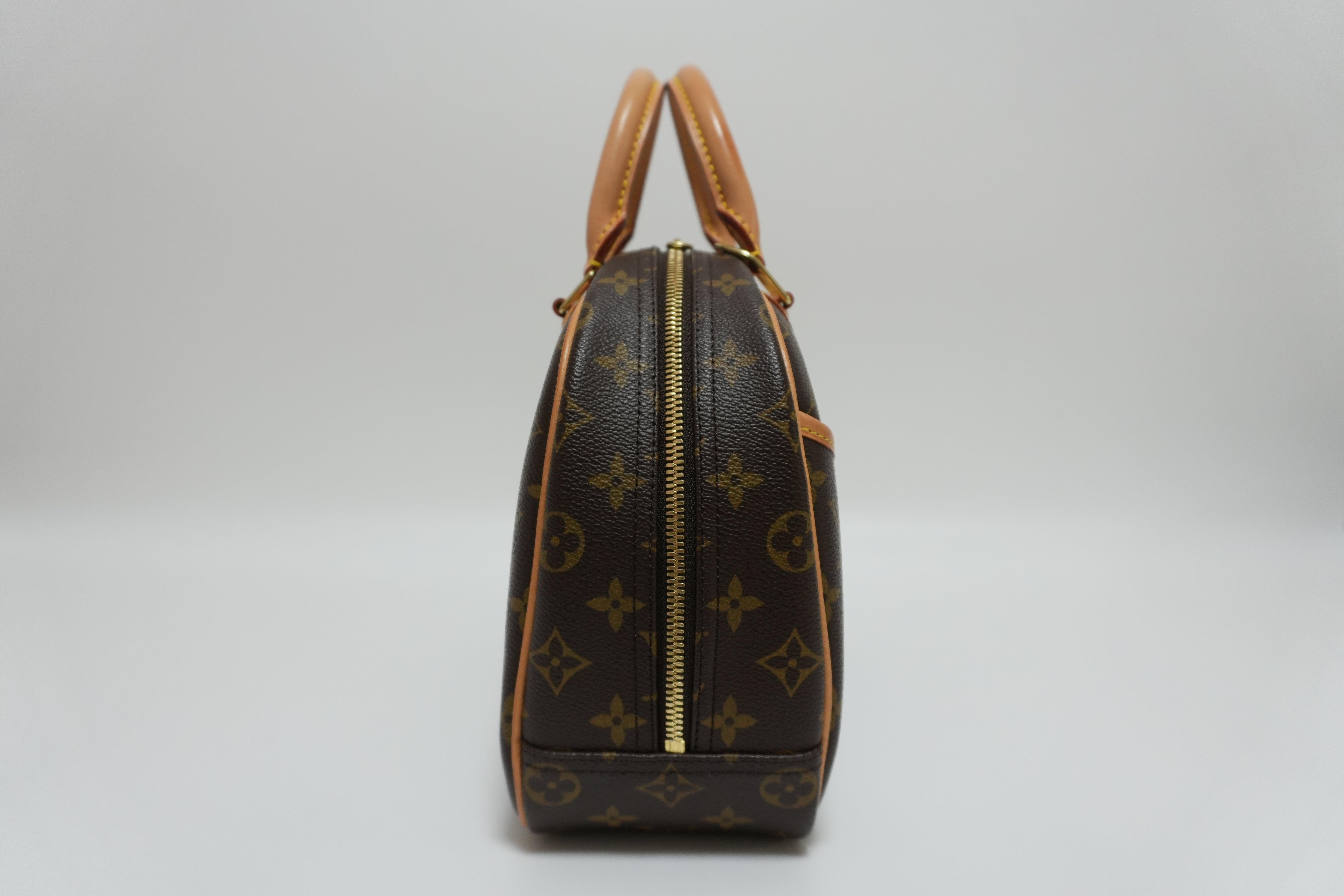 Pre-Owned Burberry Haymarket Check Hartham Crossbody Bag