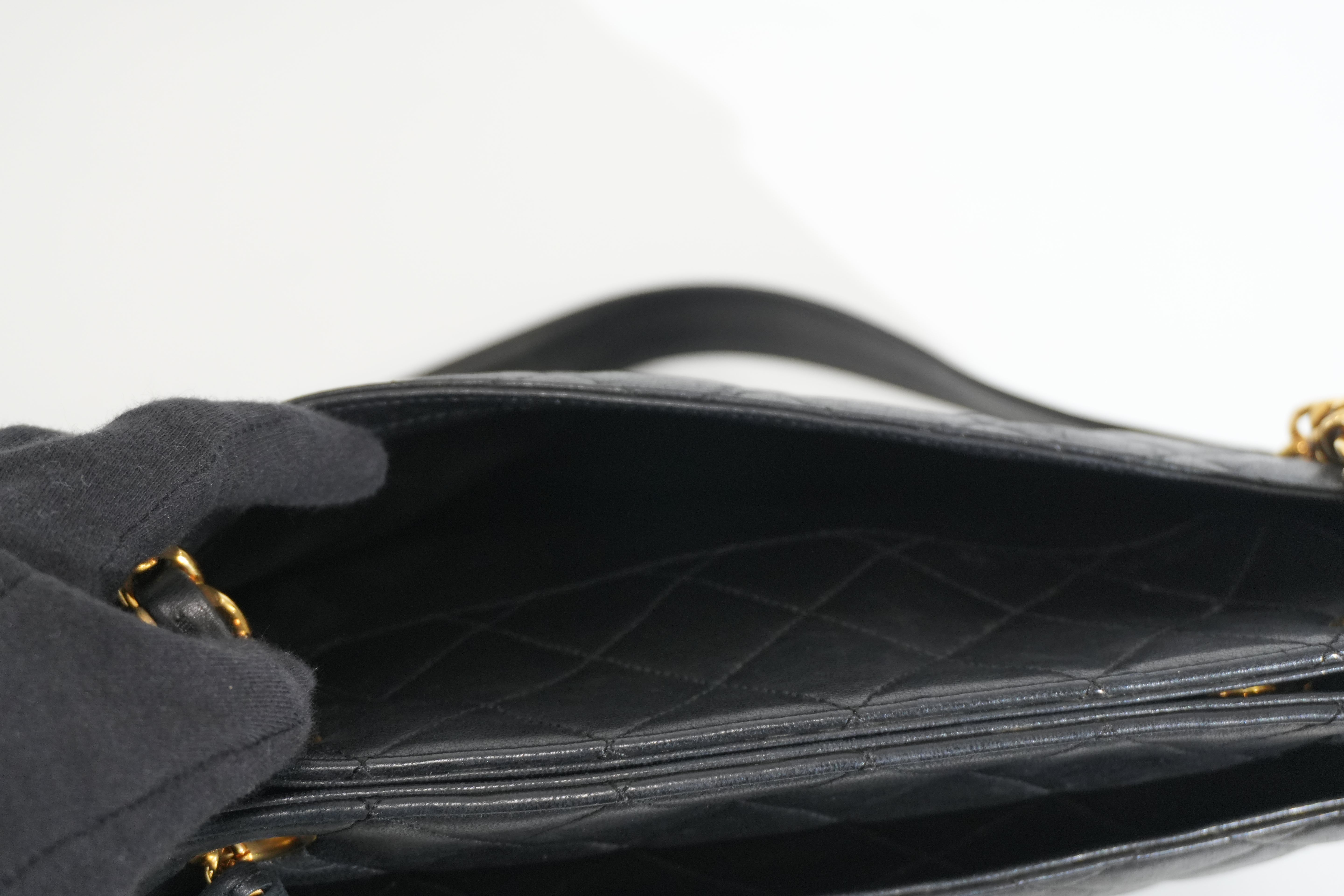 Pre-owned Chanel Lambskin Leather Shoulder Bag Black