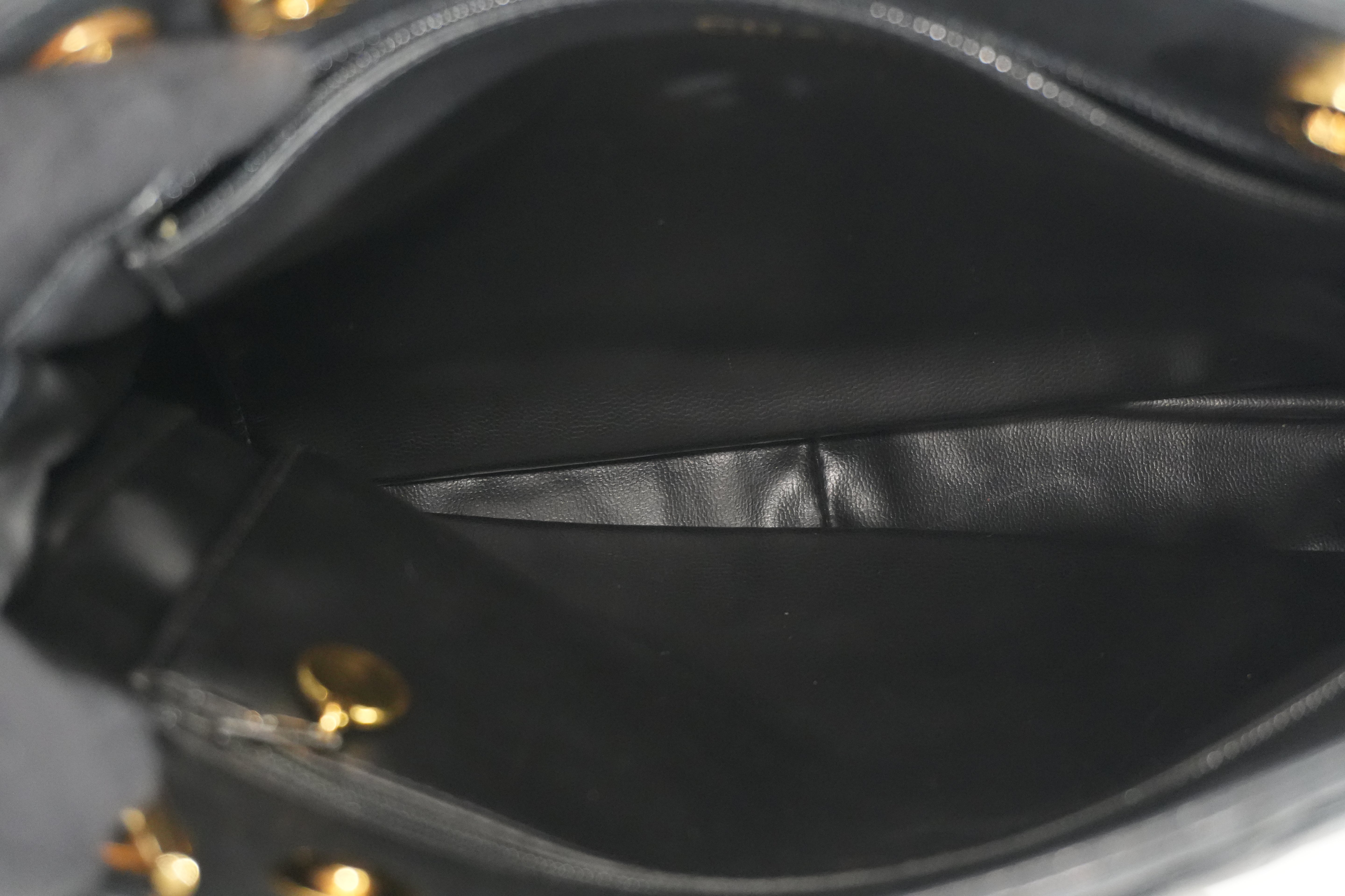 Pre-owned Chanel Lambskin Leather Shoulder Bag Black