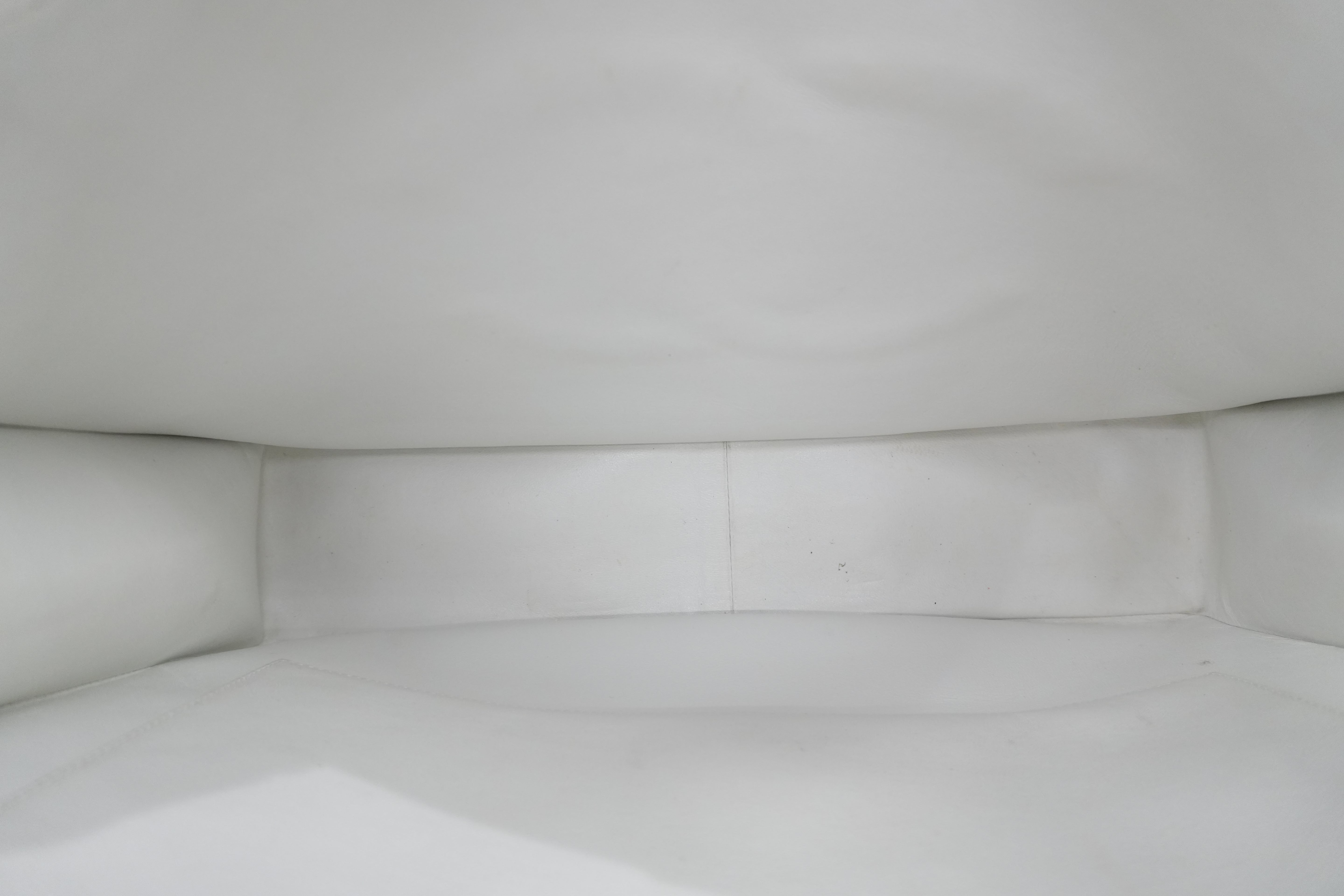 Pre-owned Chanel Caviar Skin Leather Tote Bag White