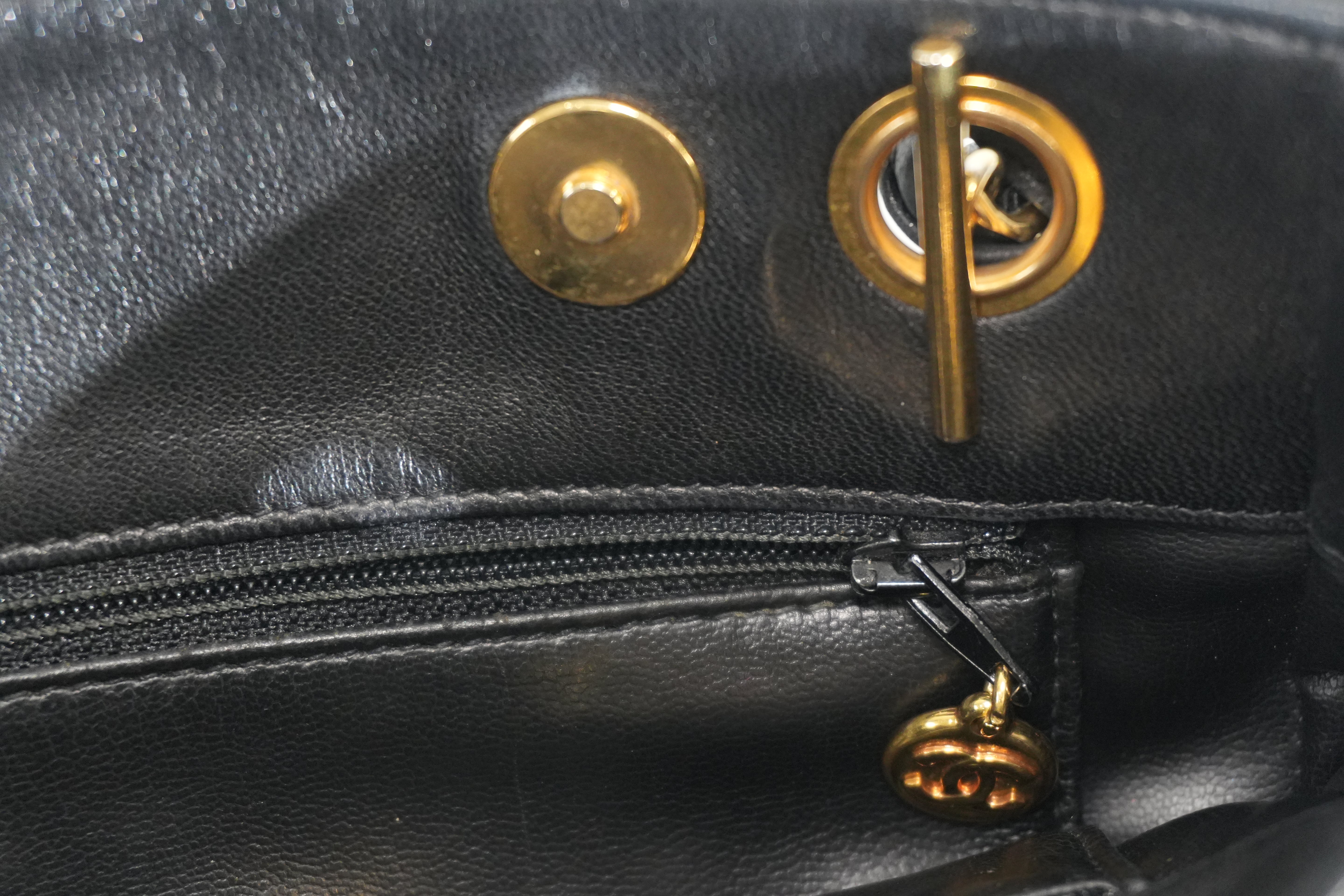 Pre-owned Chanel Lambskin Leather Shoulder Bag Black