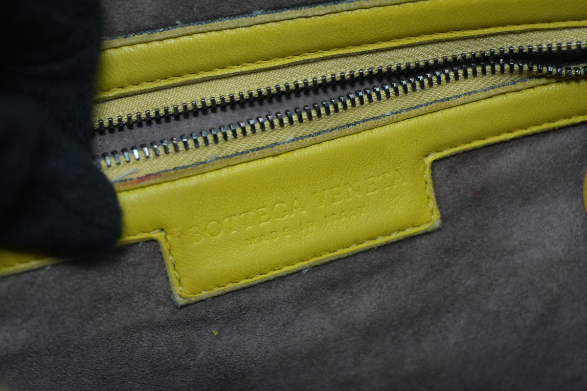 Pre-Owned Bottega Intercciato Crossbody Bag Yellow