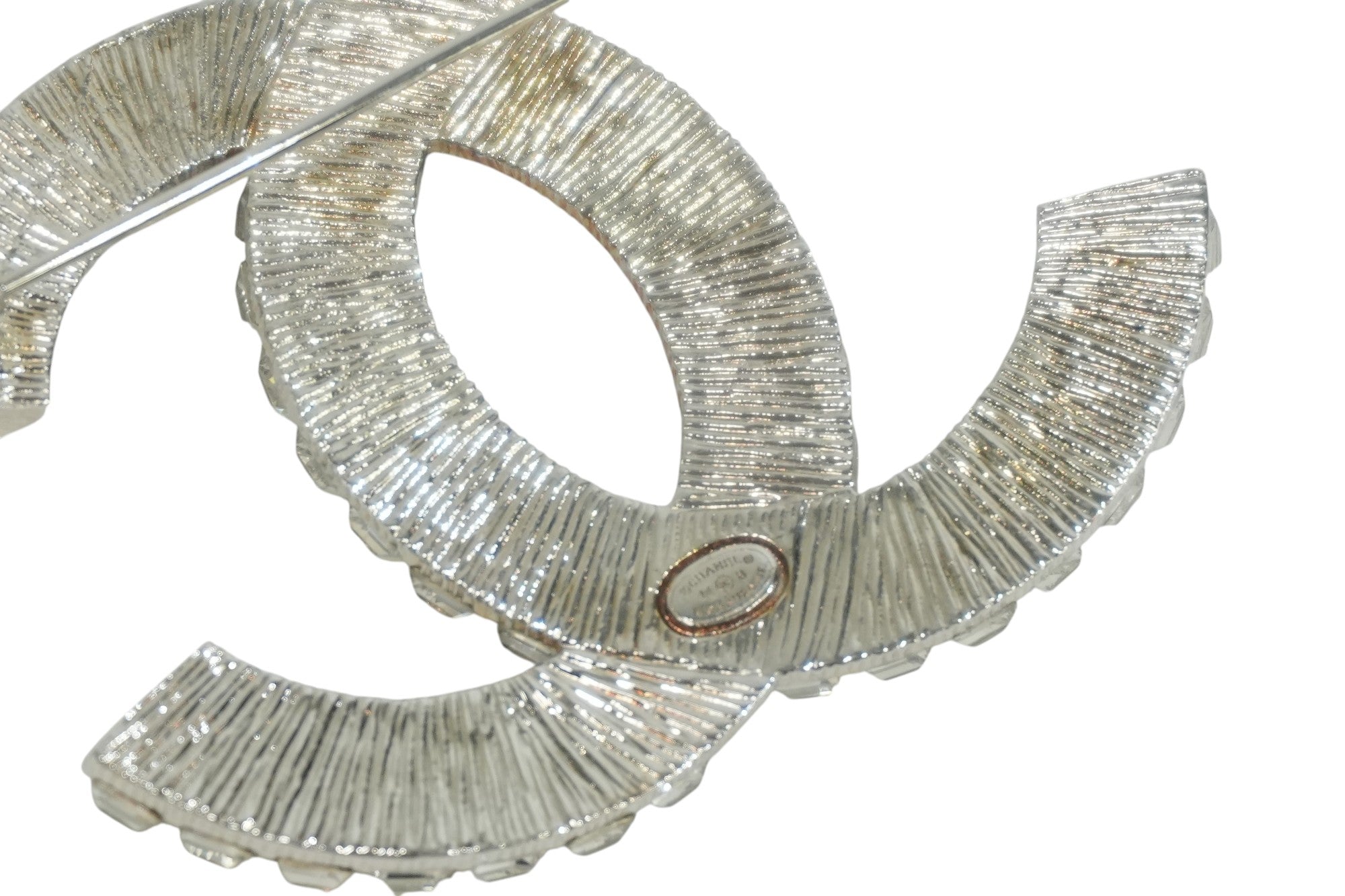 Pre-owned Chanel CC Brooch Silver tone