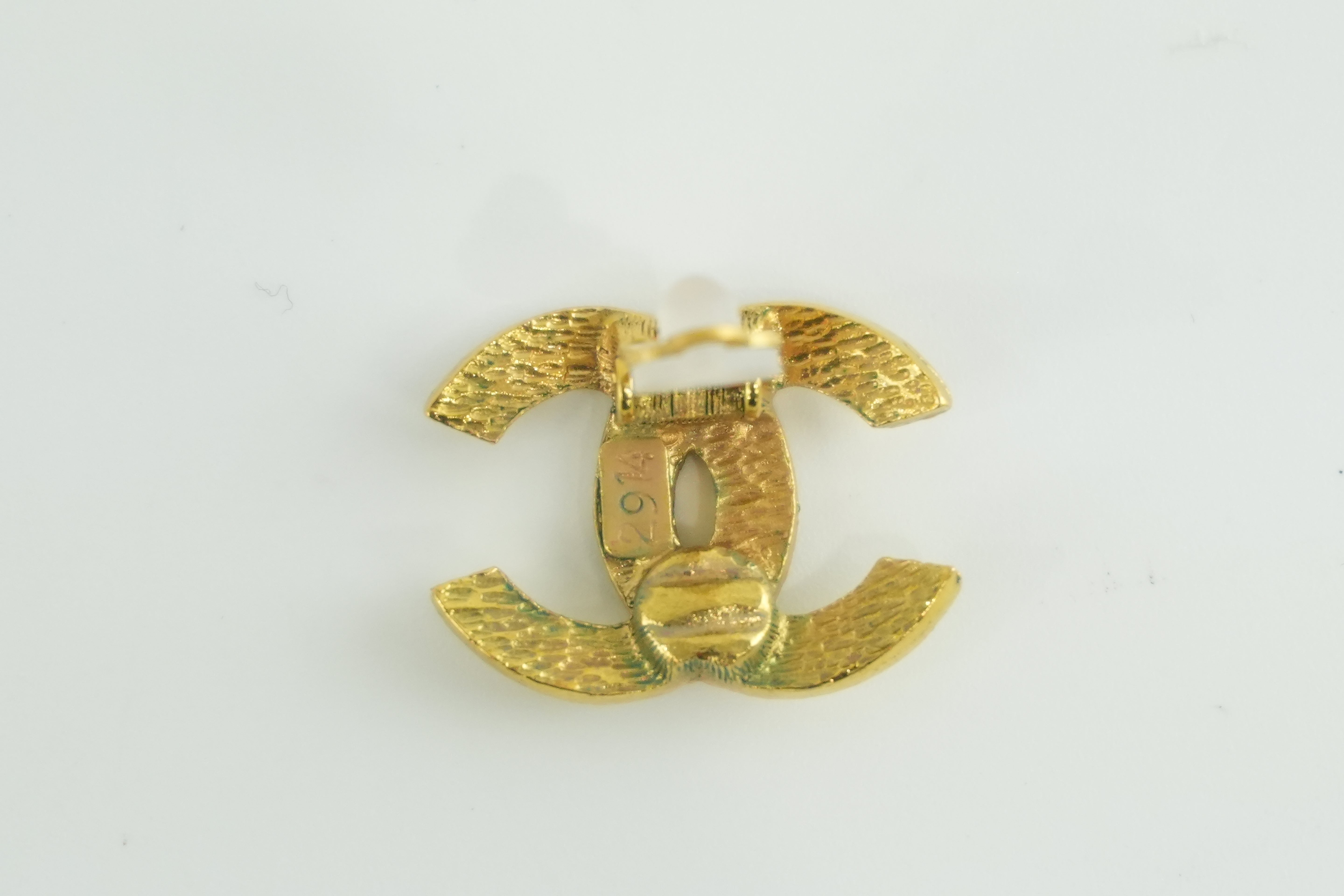 Chanel Clip on Earrings Gold Tone Used