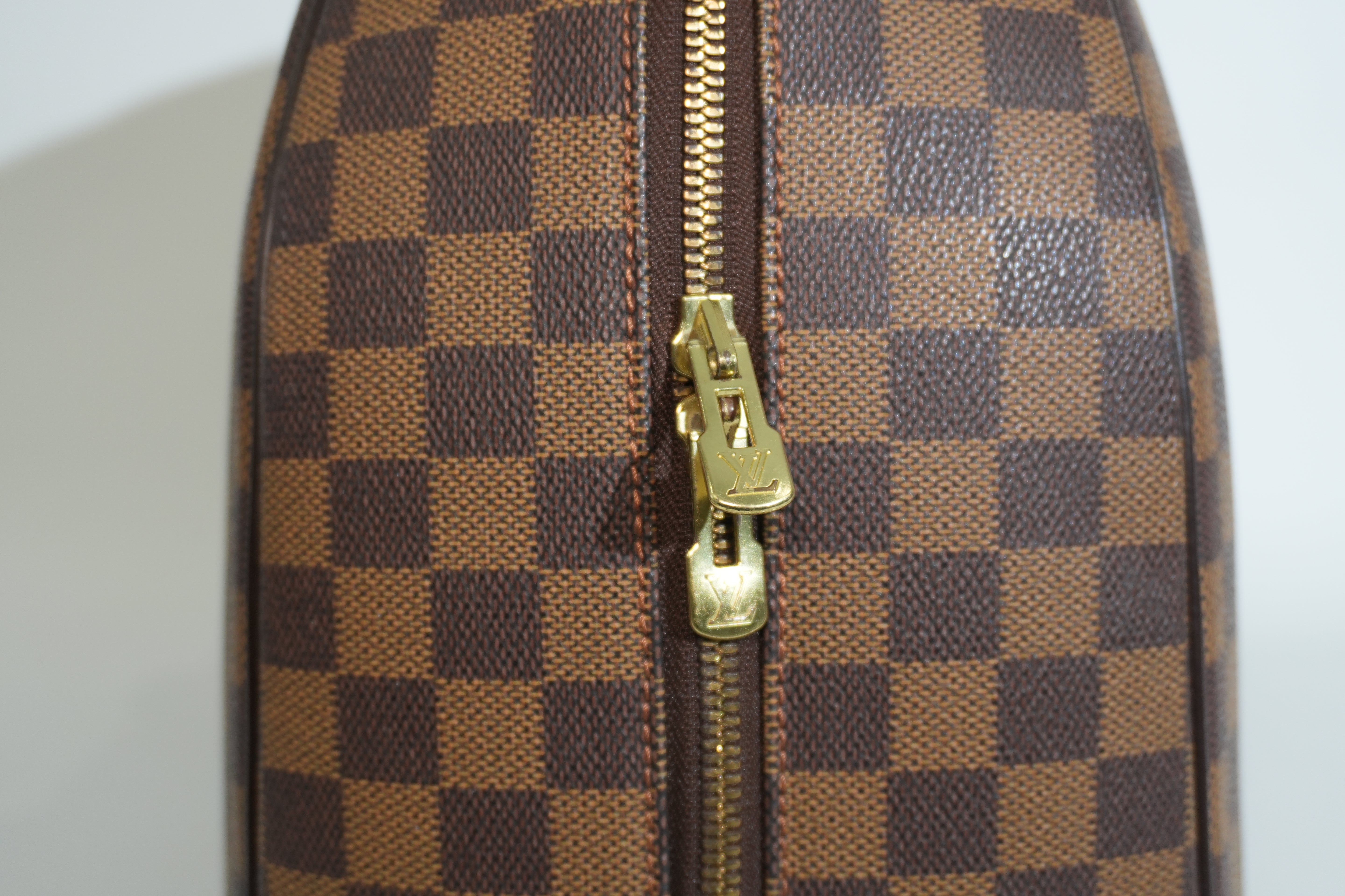 Pre-owned Louis Vuitton Damier Ebene Nolita Travel Bag