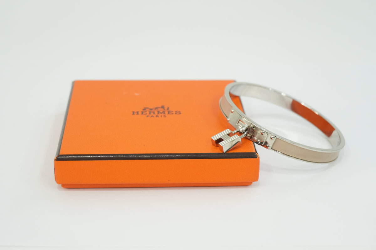 Pre-Owned Hermes Kelly Bangle Cream and Silver