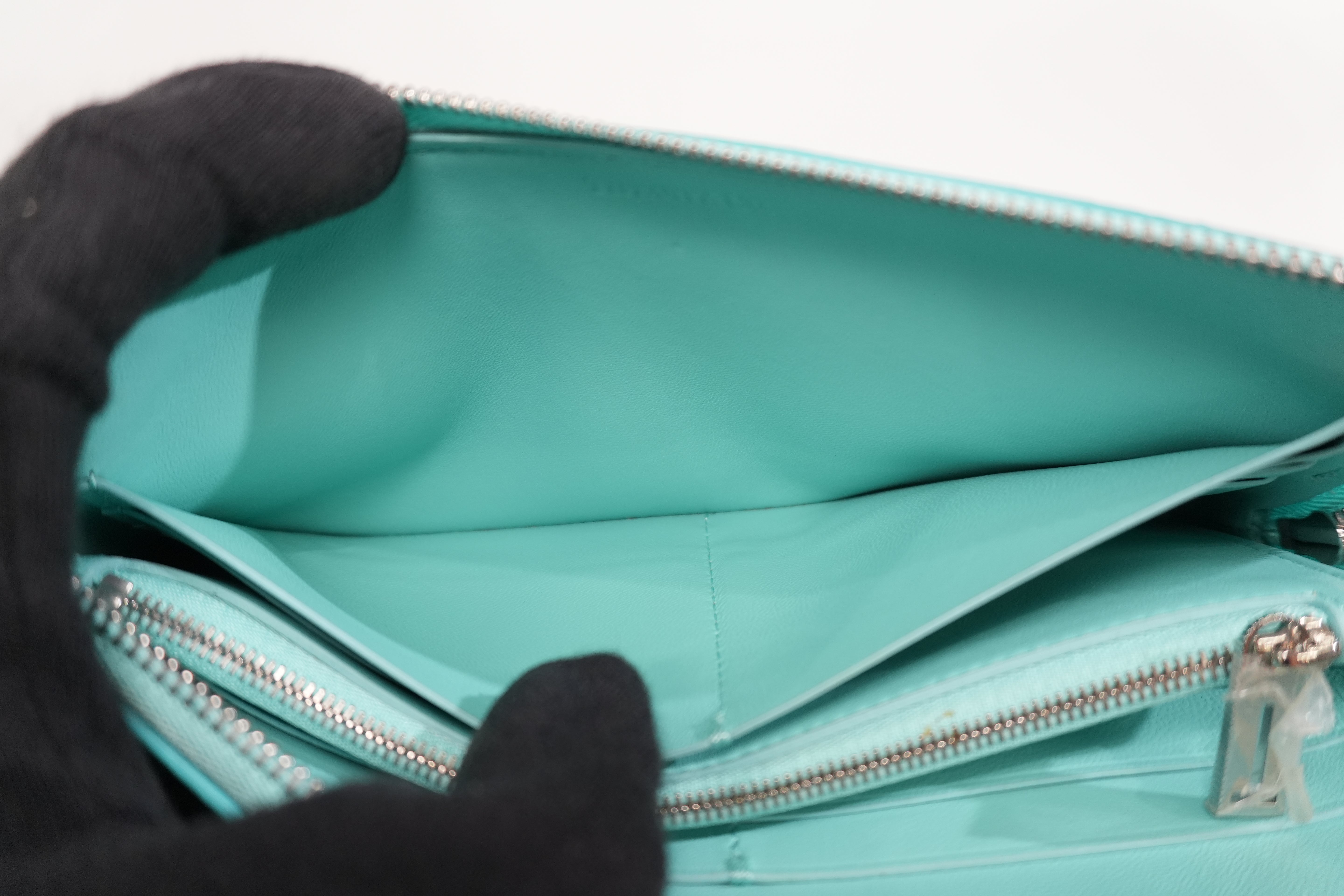 Pre-owned Tiffany & Co. Zippy Wallet Green