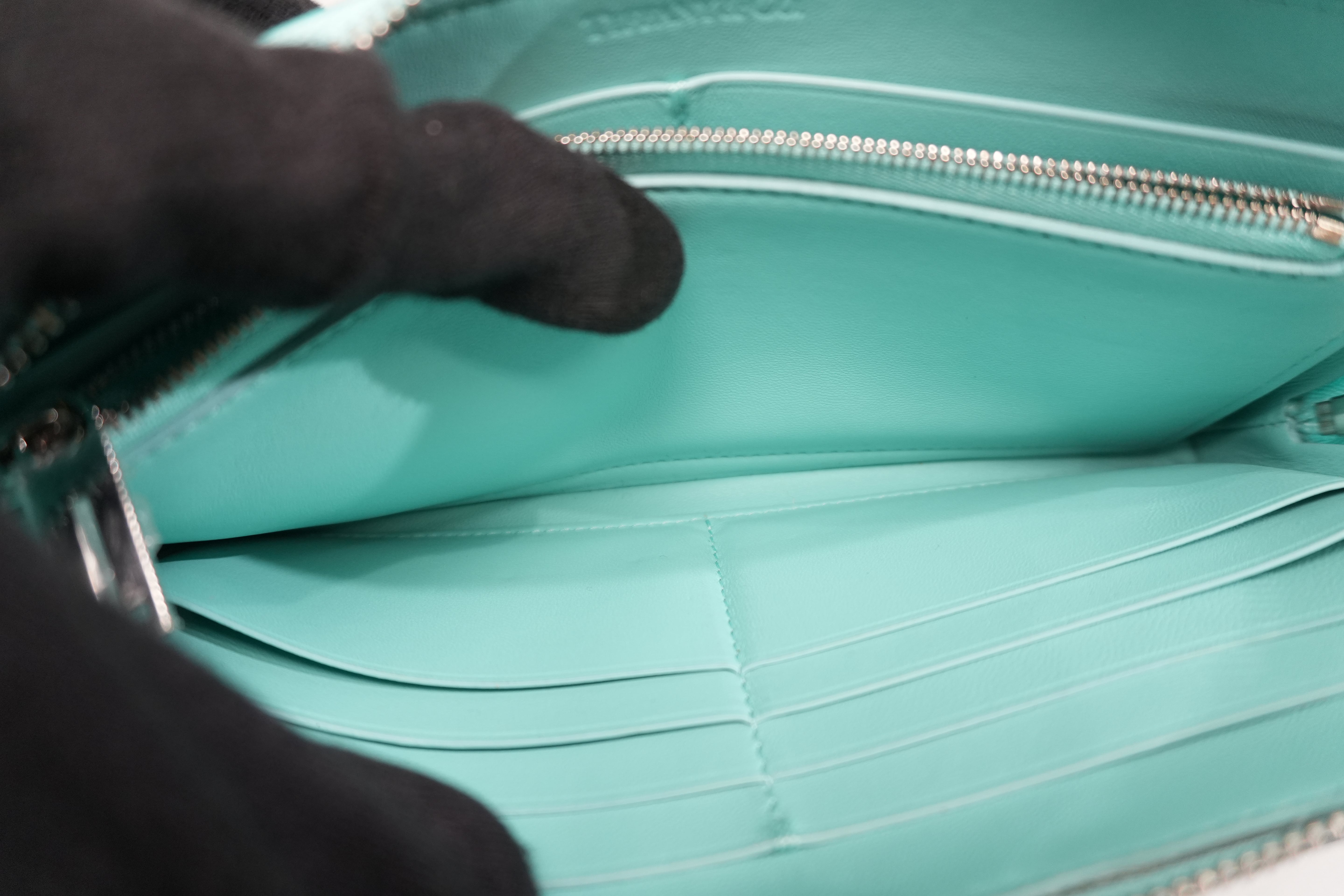 Pre-owned Tiffany & Co. Zippy Wallet Green