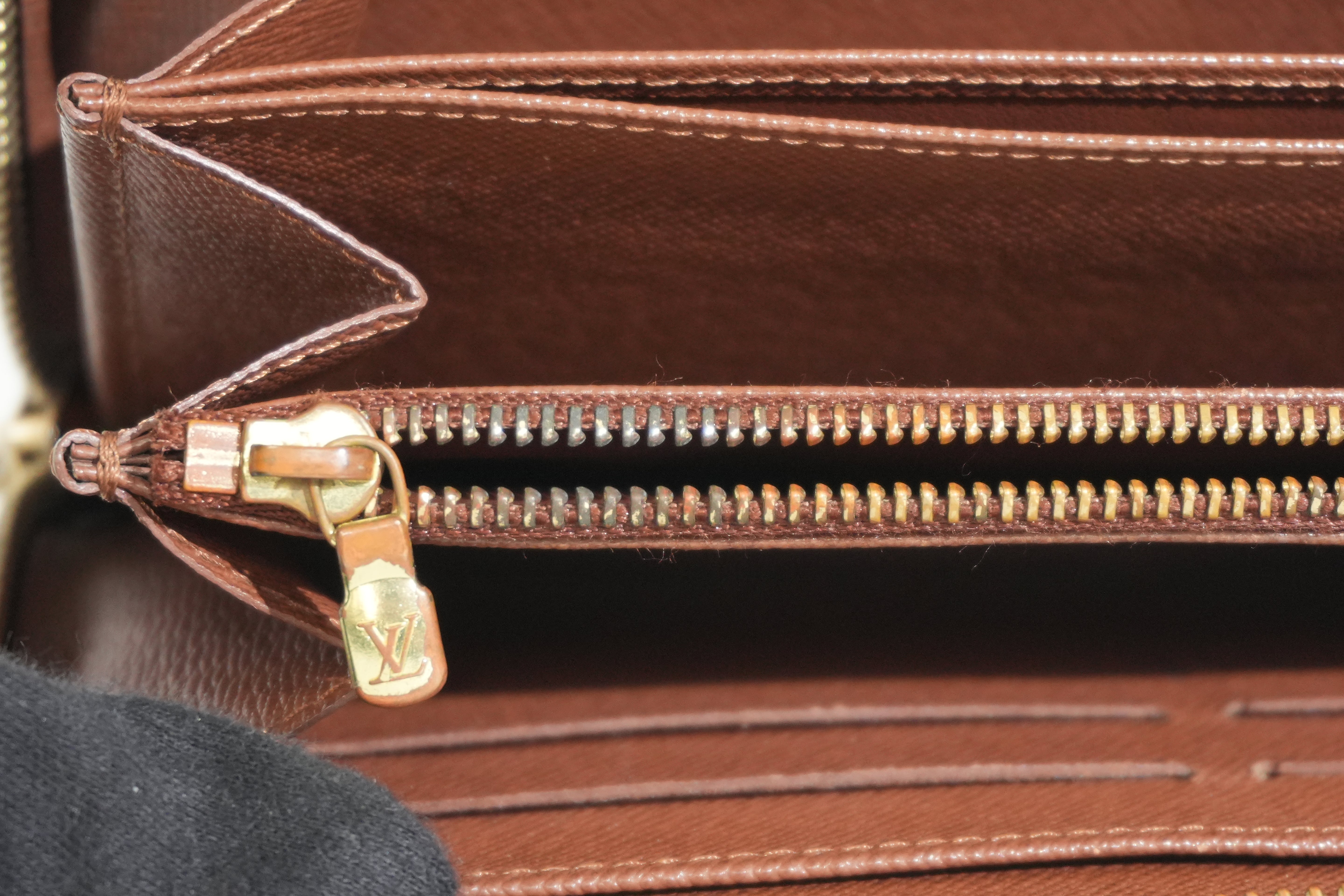 Pre-owned Louis Vuitton Monogram Zippy Wallet