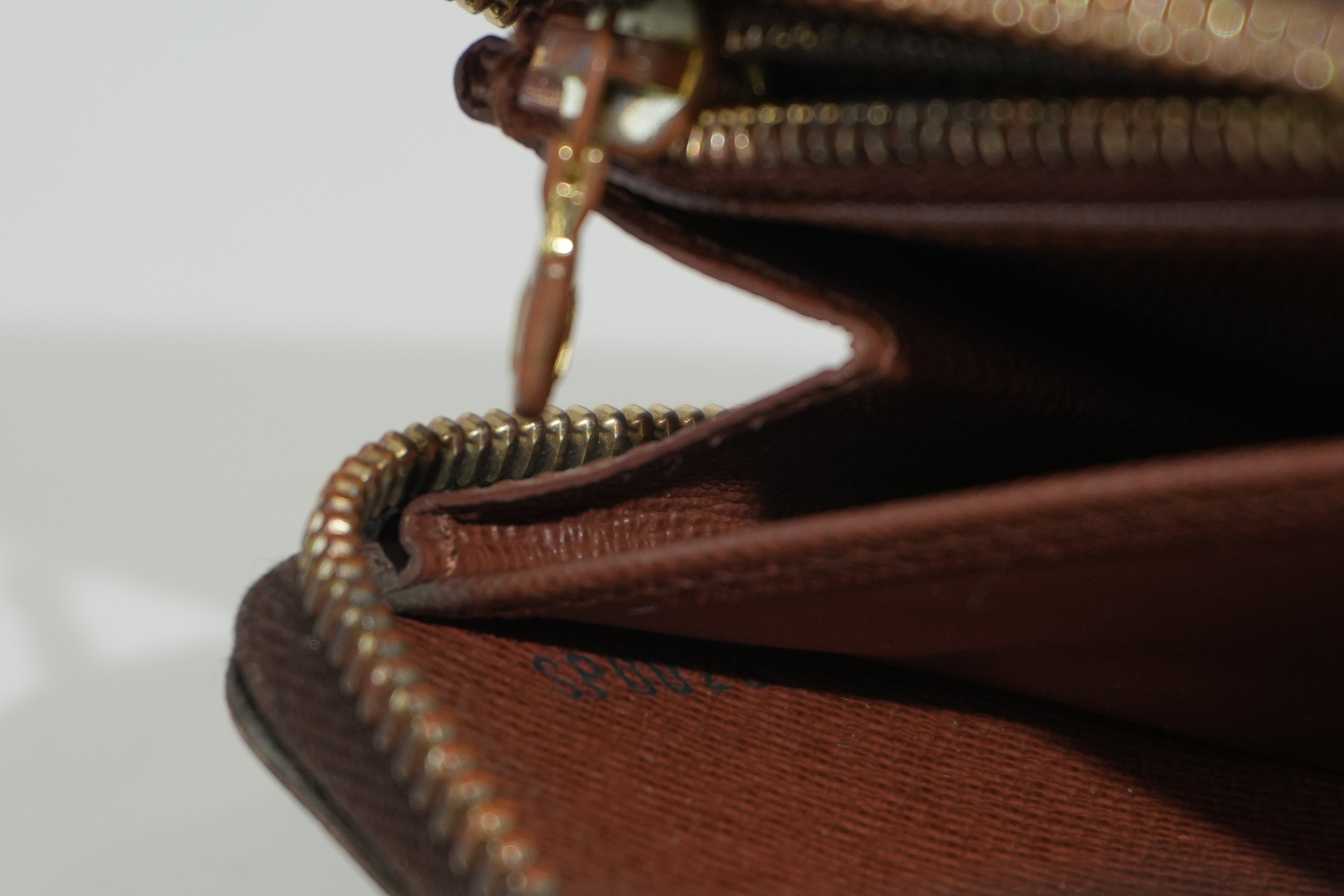 Pre-owned Louis Vuitton Monogram Zippy Wallet