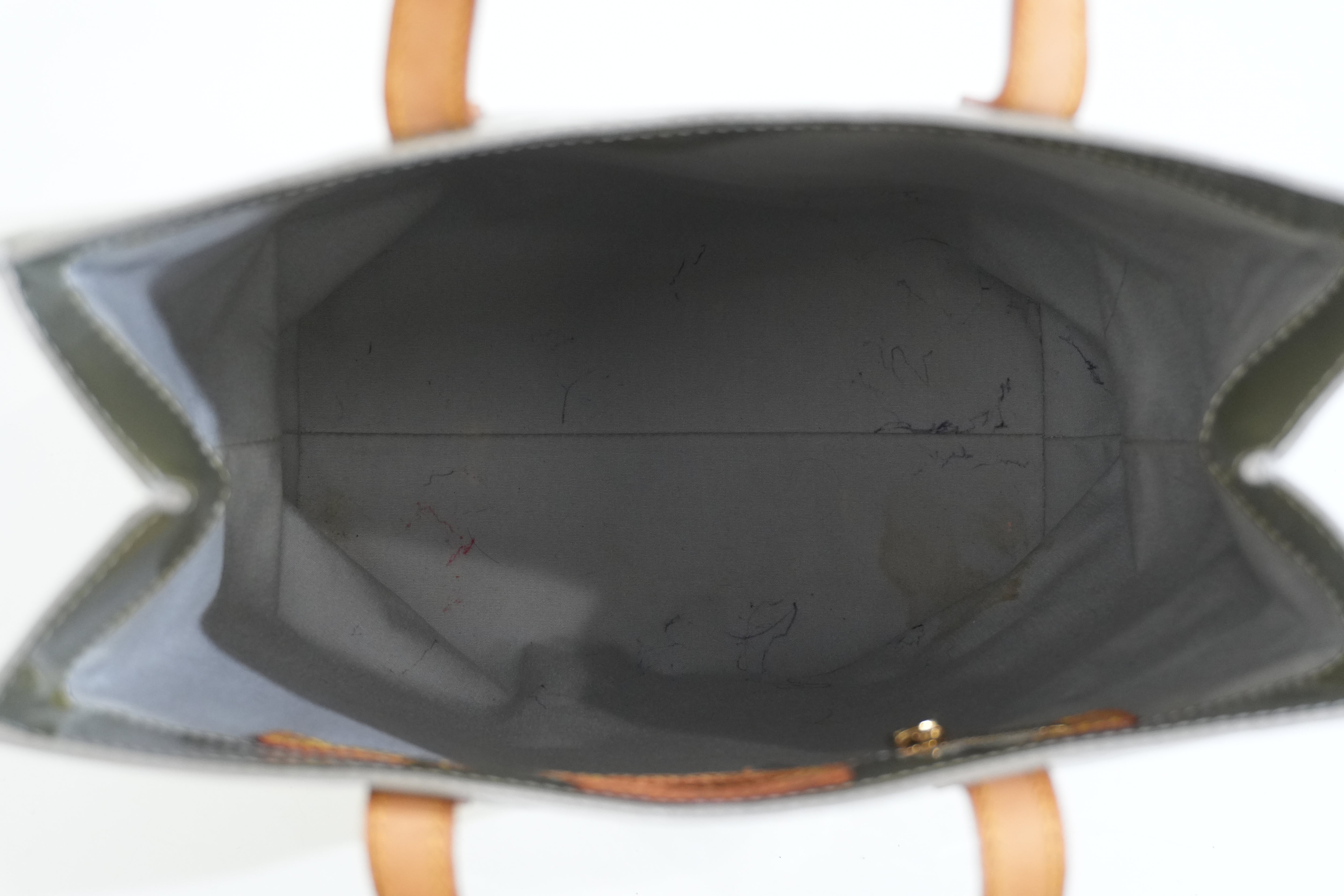 Pre-owned Louis Vuitton Vernis Reade MM Handbag Avocado Green