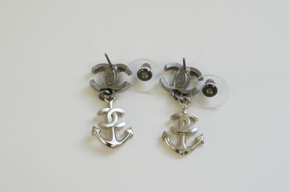 Pre-Owned Chanel CC logo Rhinestone Anchor Stud Earrings