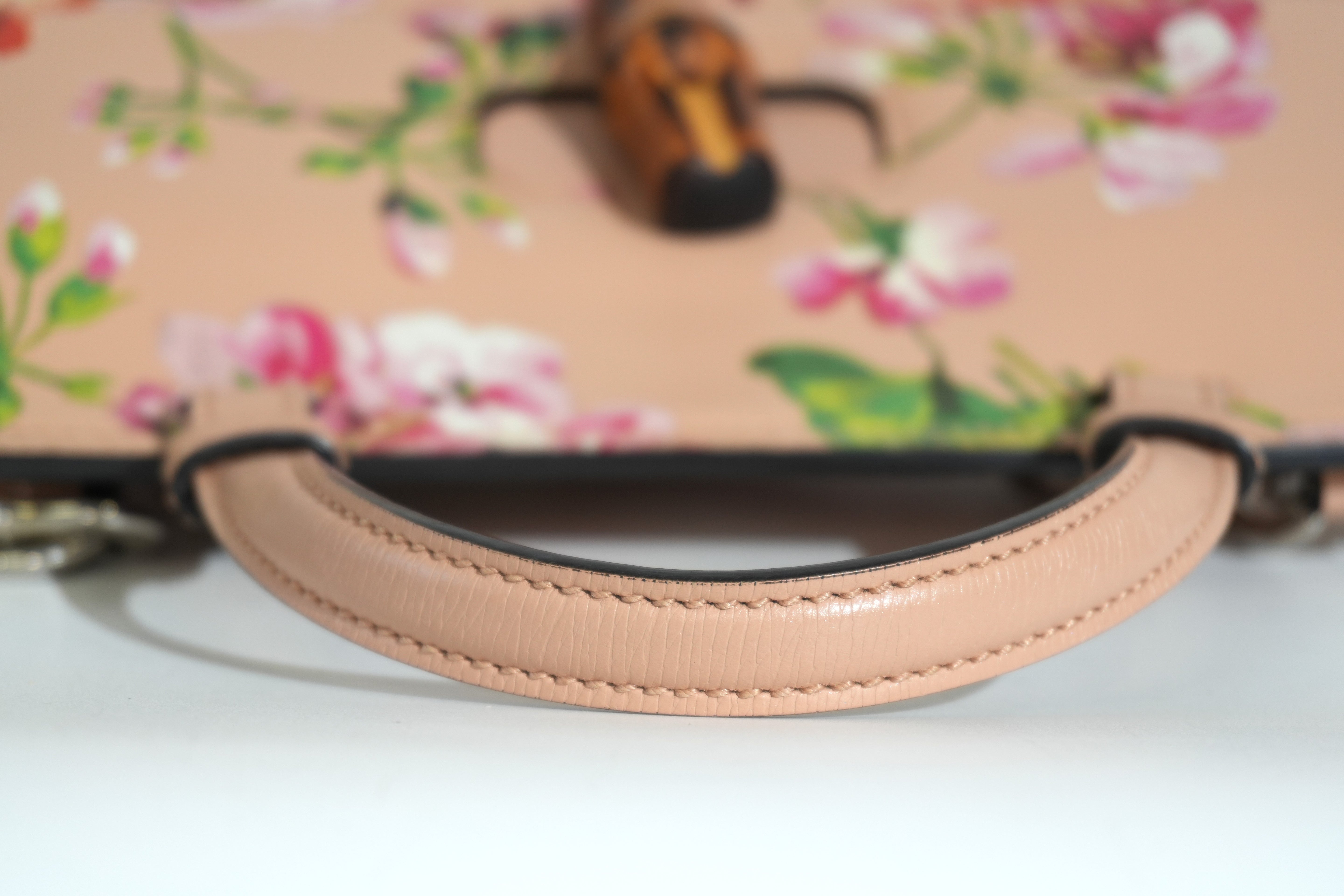 Pre-owned Gucci Two Way Apricot Blooms Bamboo Daily Shoulder Bag Pink