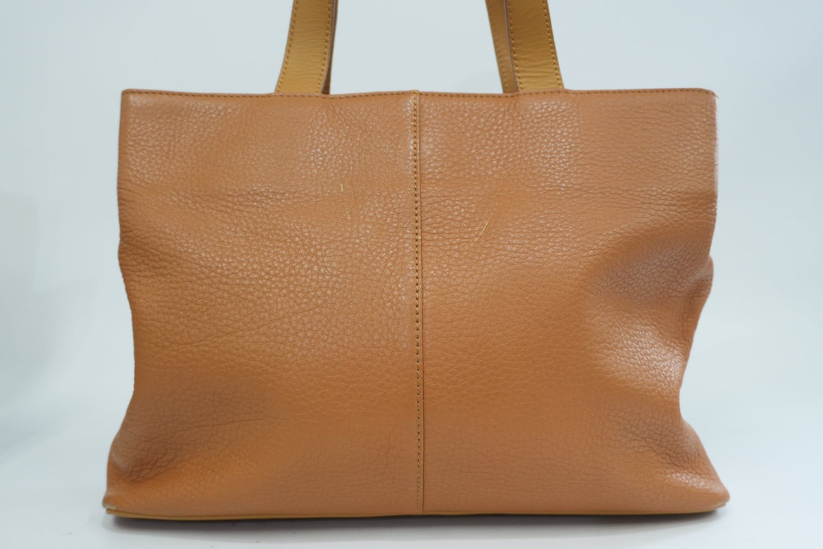 Pre-Owned Burberry Handbag Brown