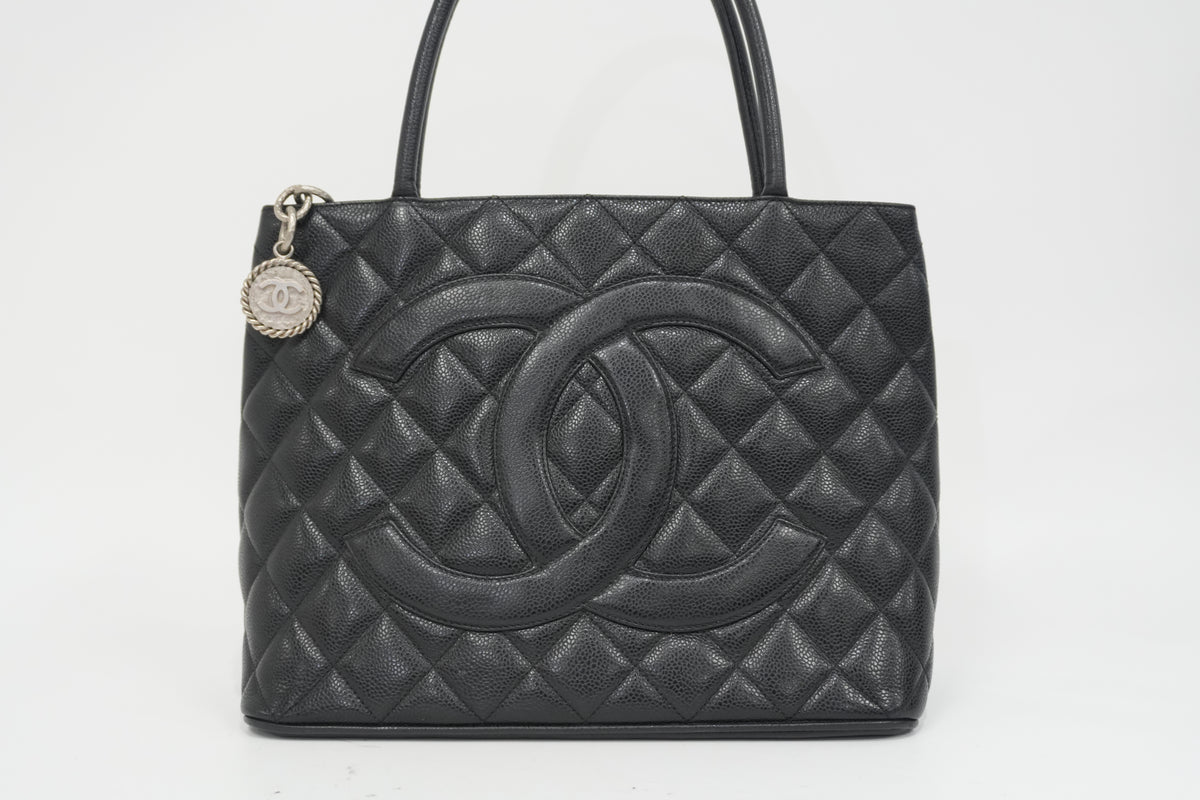 Pre-Owned Chanel Caviar Skin Medallion Tote Bag Black