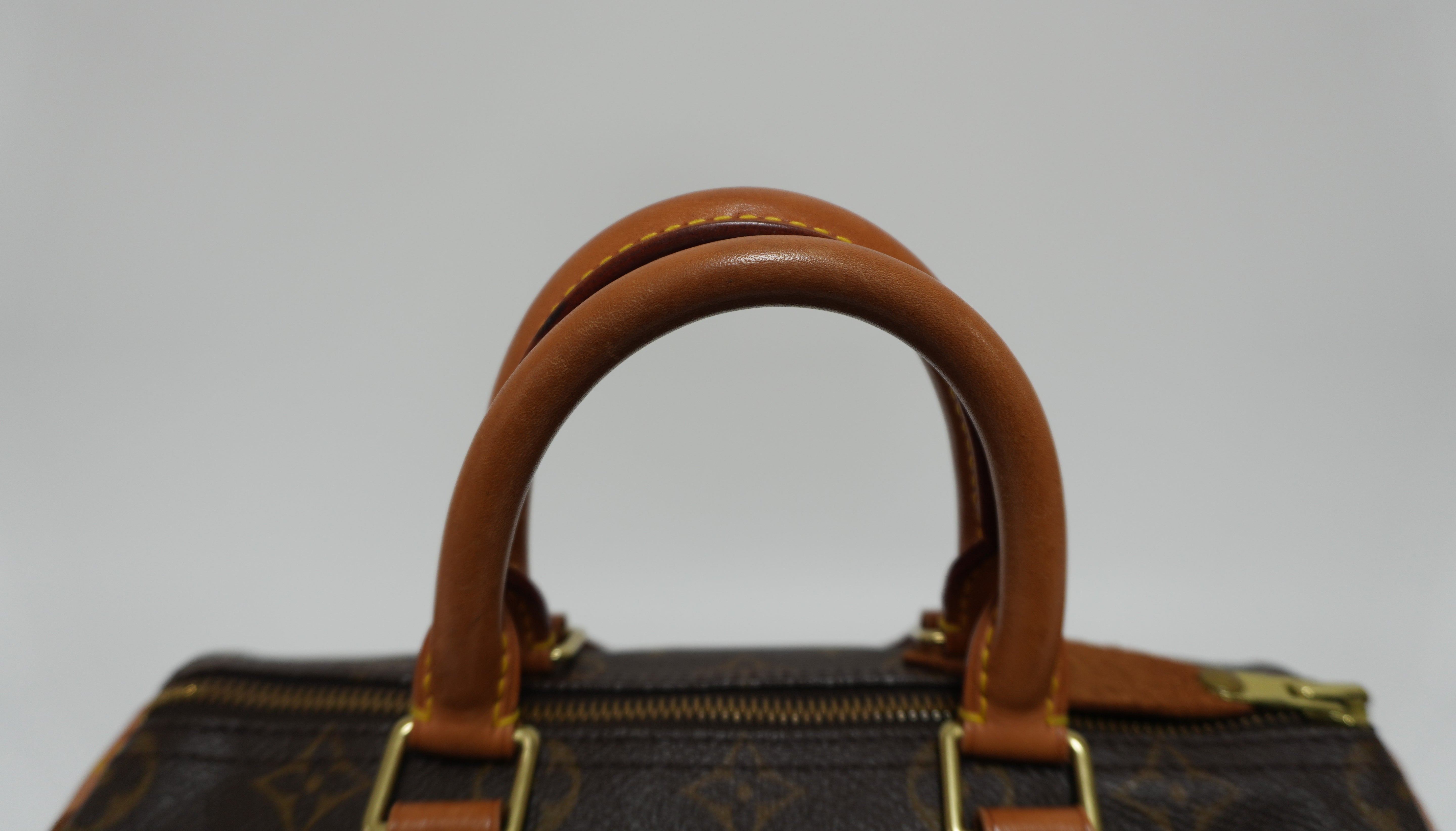 Pre-Owned Chanel Caviar Skin Medallion Tote Bag Black