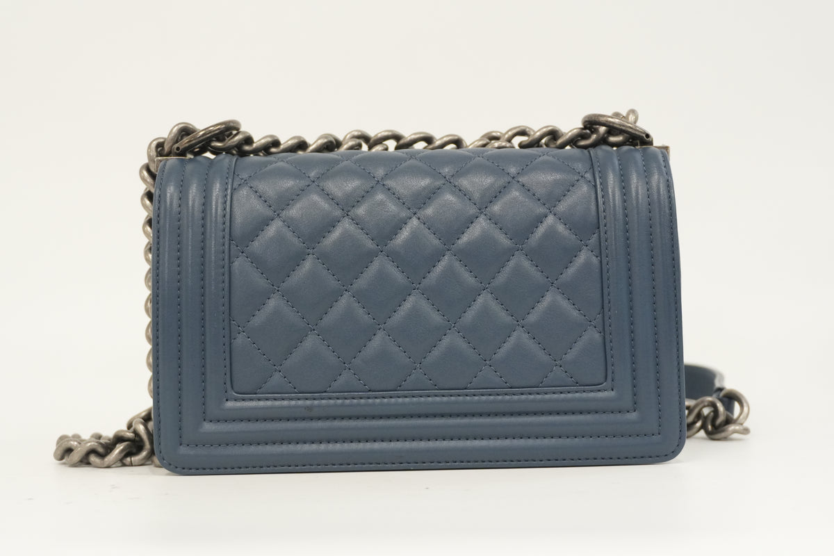 Pre-Owned Chanel Le Boy Crossbody Bag Blue