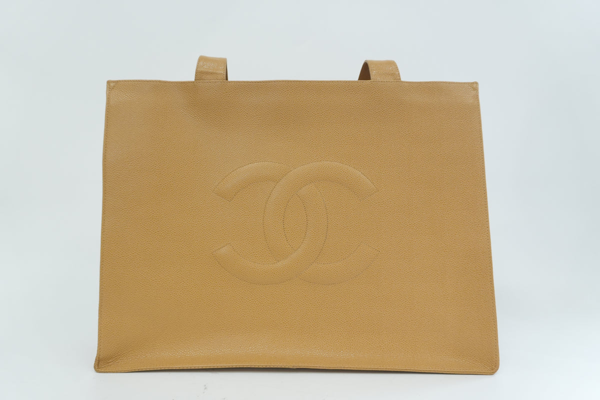Pre-Owned Chanel Caviar Skin Timeless CC Tote Bag Beige
