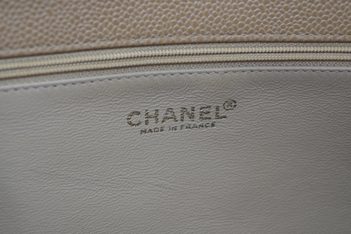 Pre-Owned Chanel Caviar Skin Timeless CC Tote Bag Beige