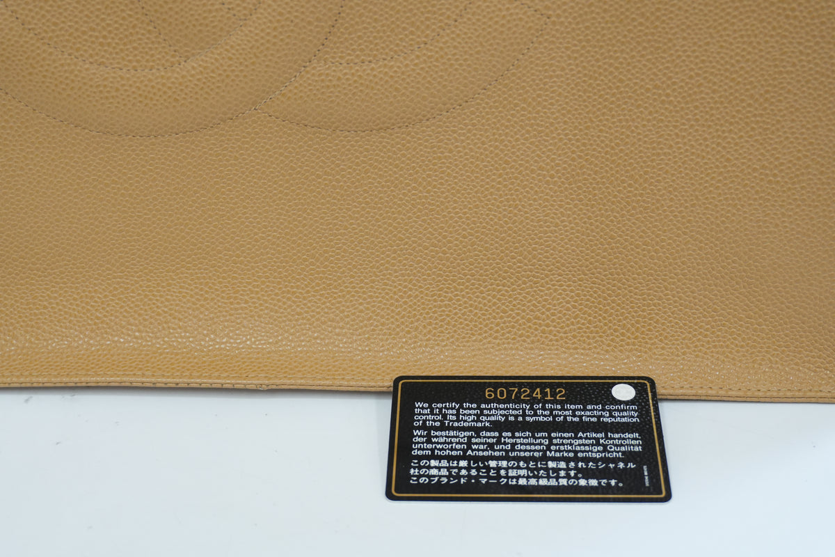 Pre-Owned Chanel Caviar Skin Timeless CC Tote Bag Beige
