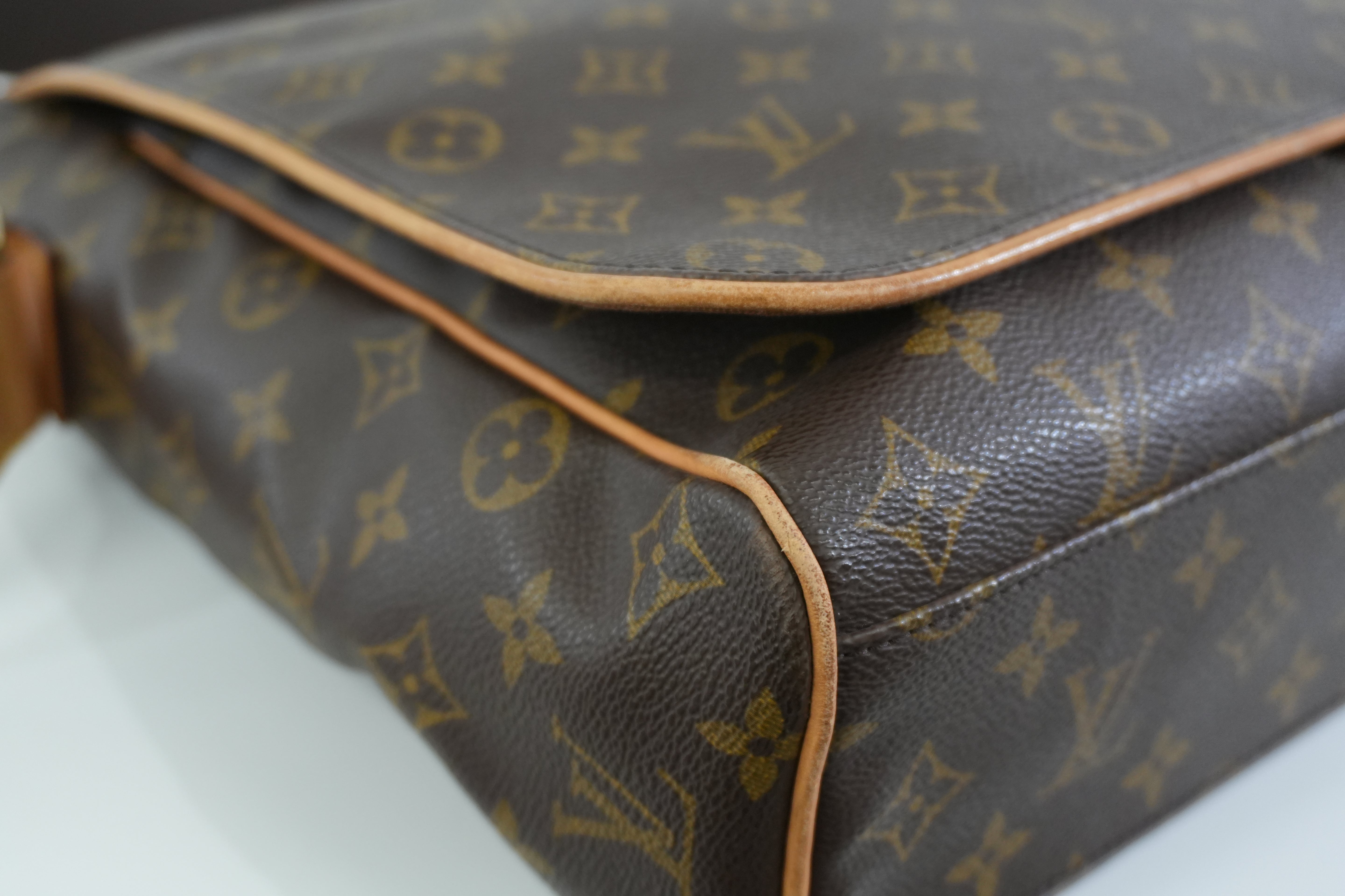 Pre-owned Louis Vuitton Monogram Abesses Messenger Bag