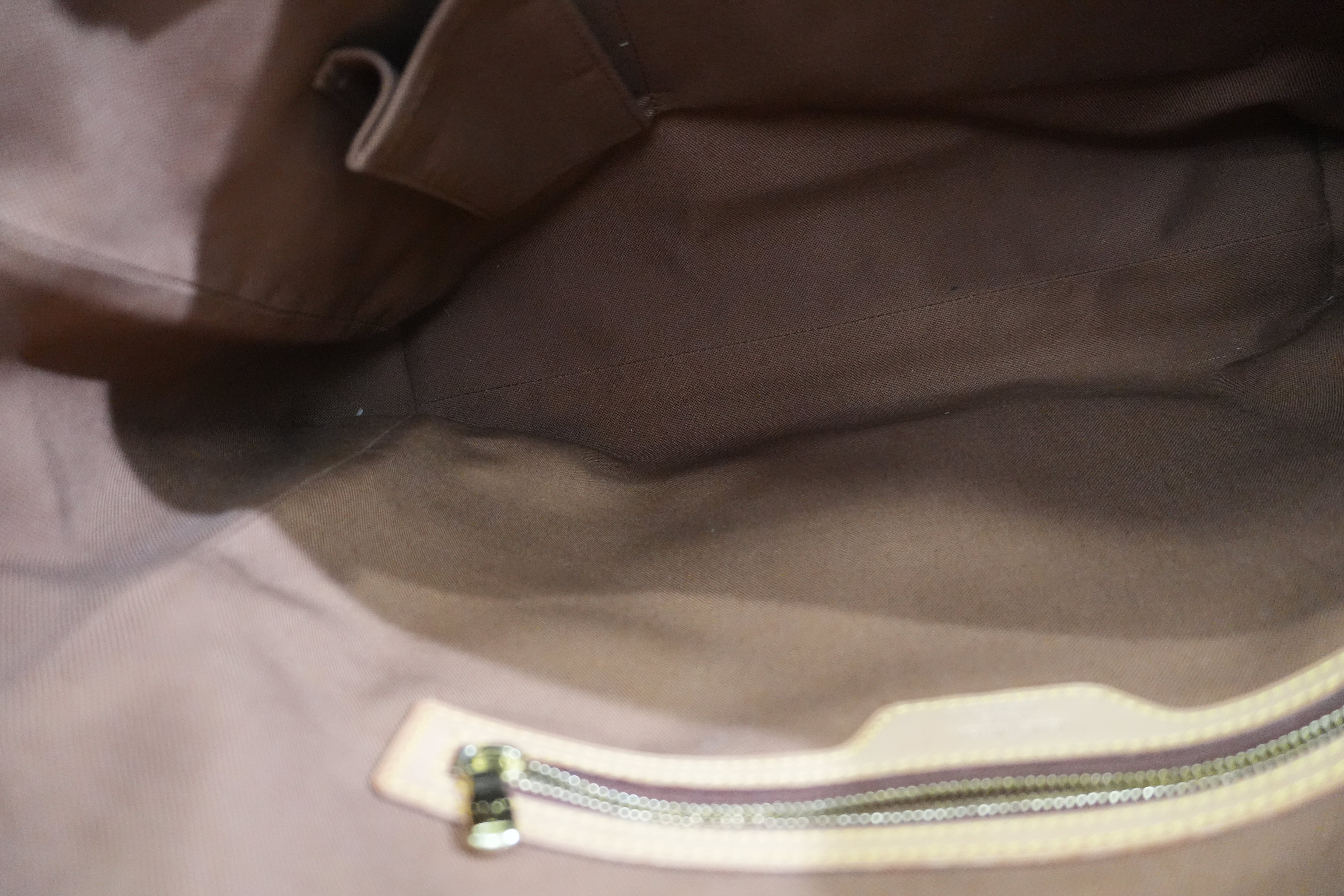 Pre-owned Louis Vuitton Monogram Abesses Messenger Bag