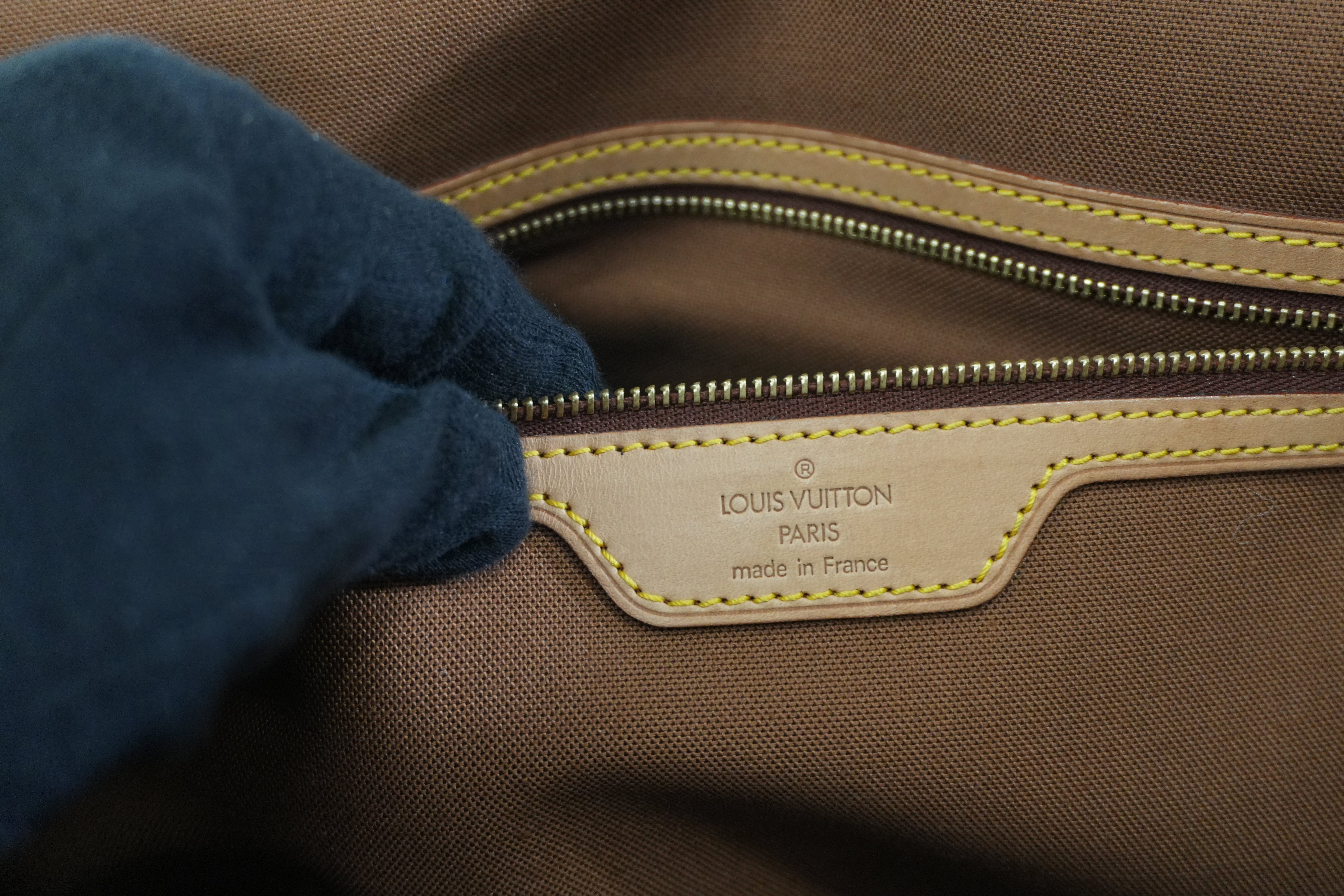 Pre-owned Louis Vuitton Monogram Abesses Messenger Bag