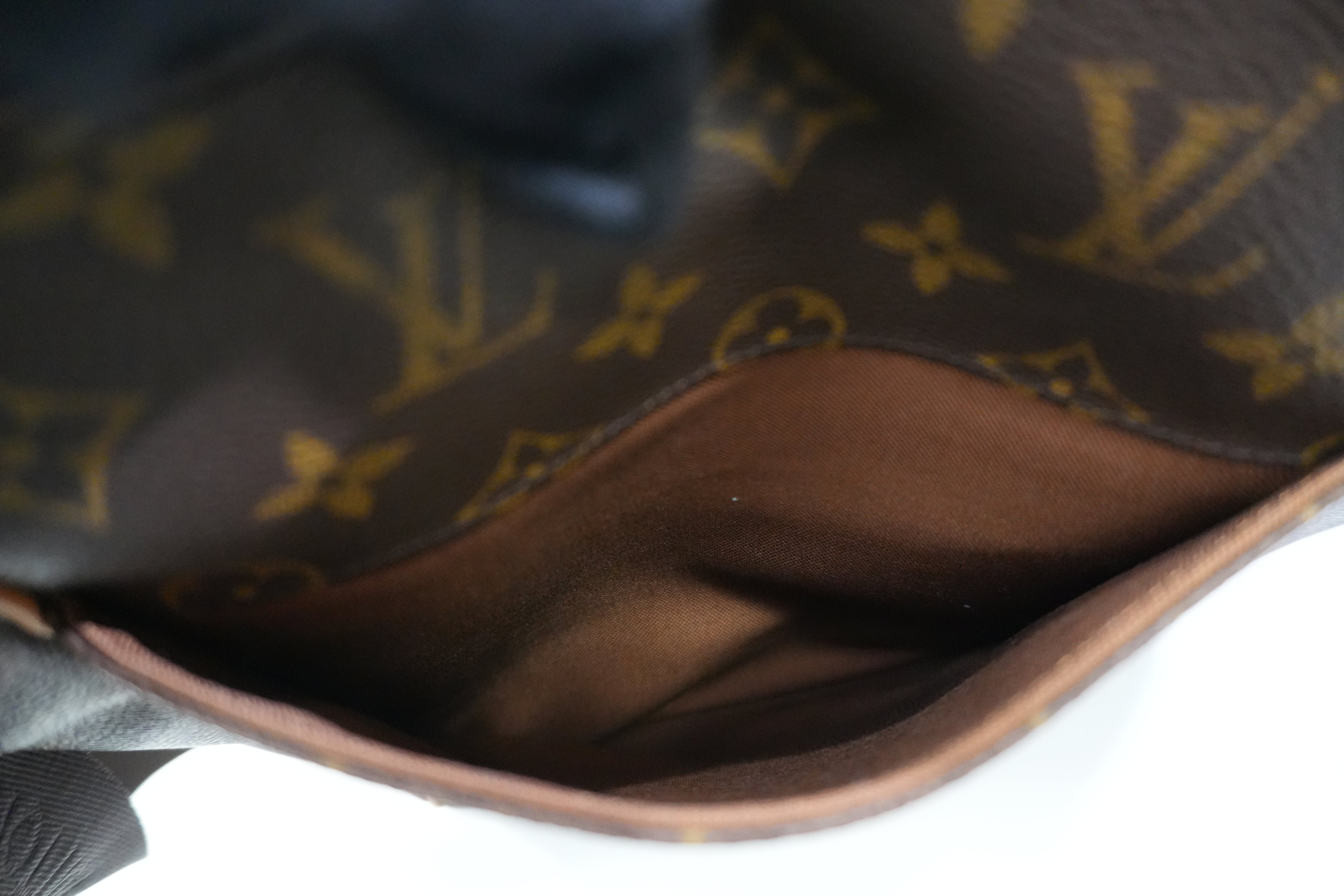 Pre-owned Louis Vuitton Monogram Abesses Messenger Bag