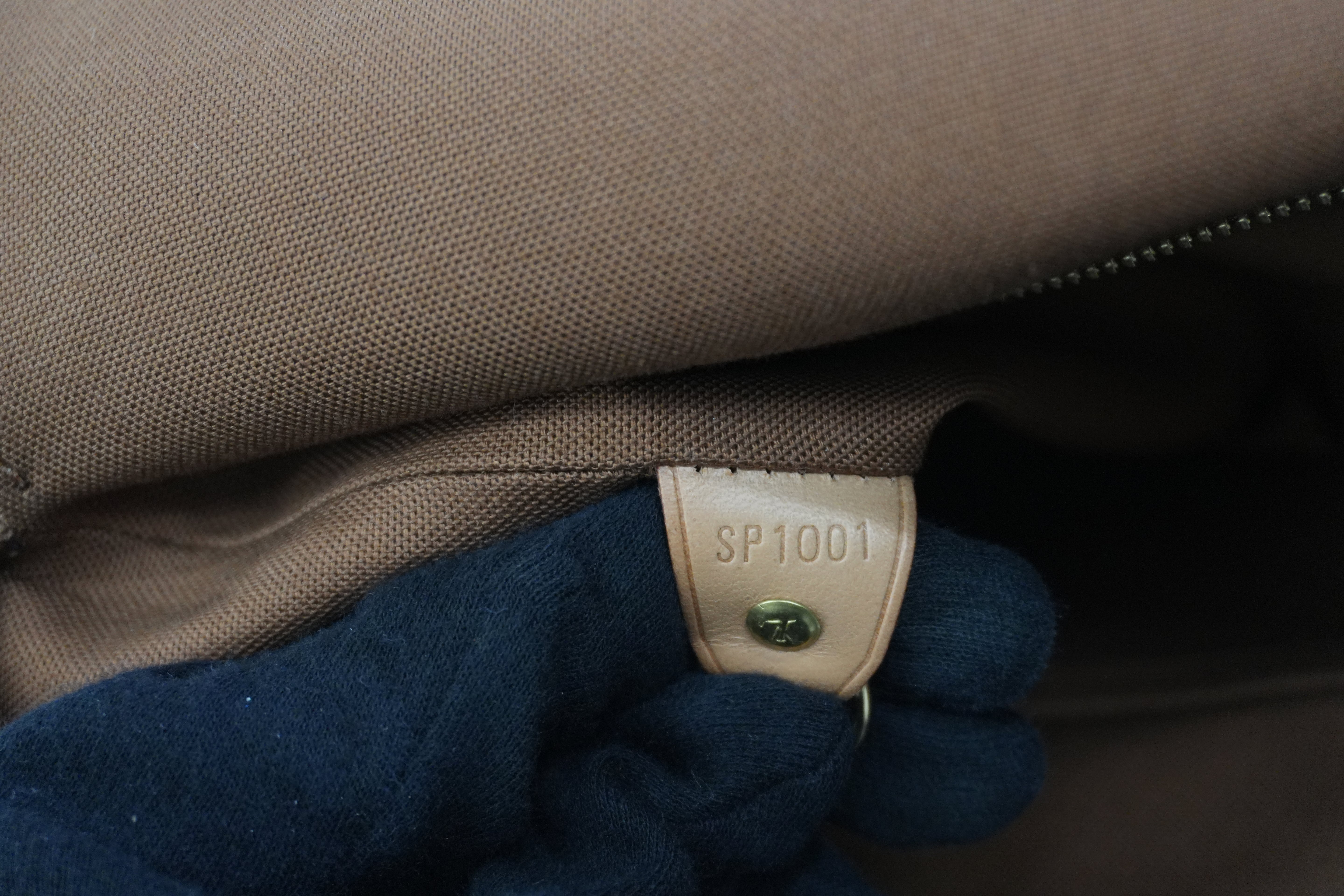 Pre-owned Louis Vuitton Monogram Abesses Messenger Bag