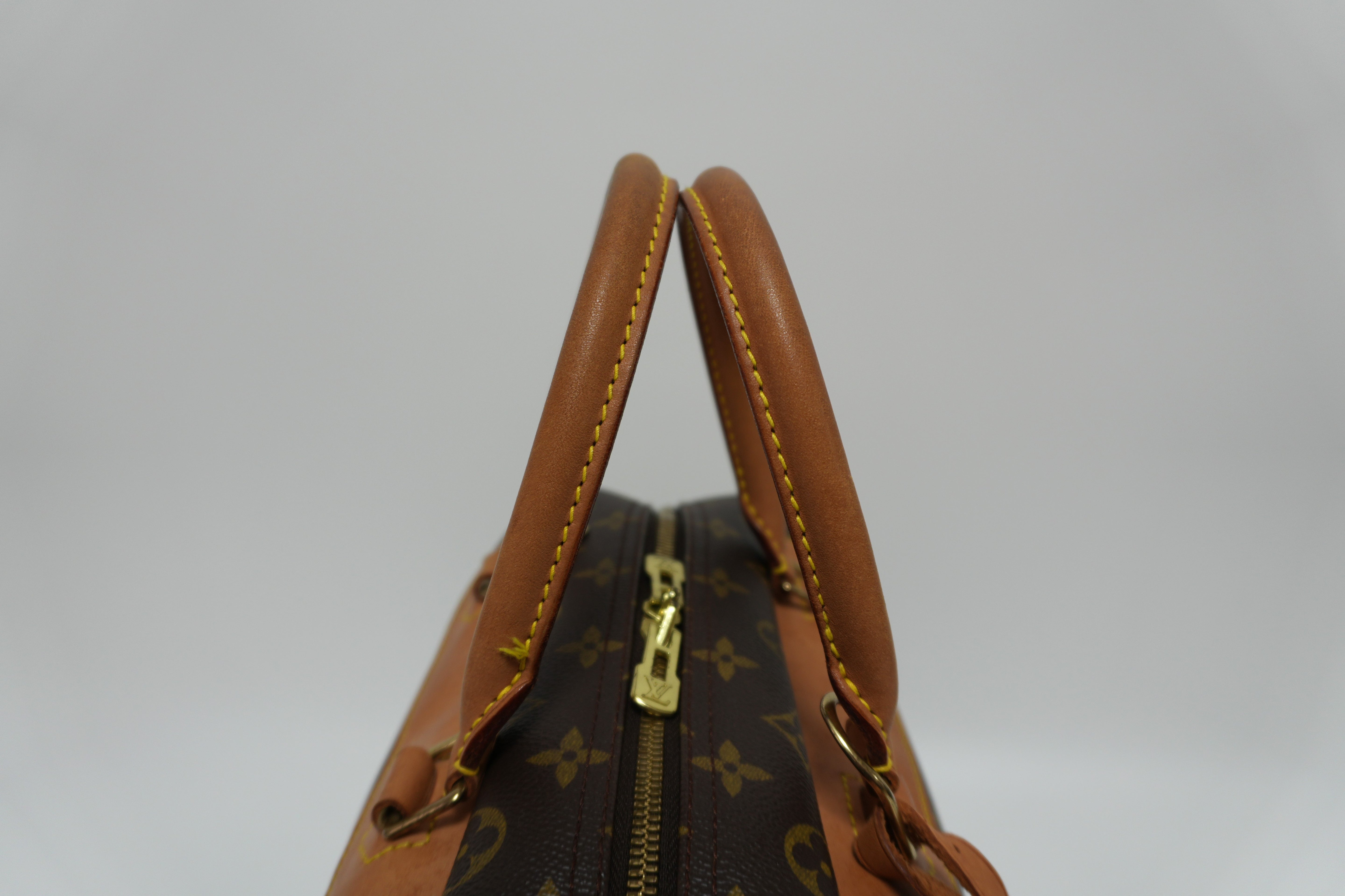 Pre-Owned Louis Vuitton Monogram Marne Shoulder Bag