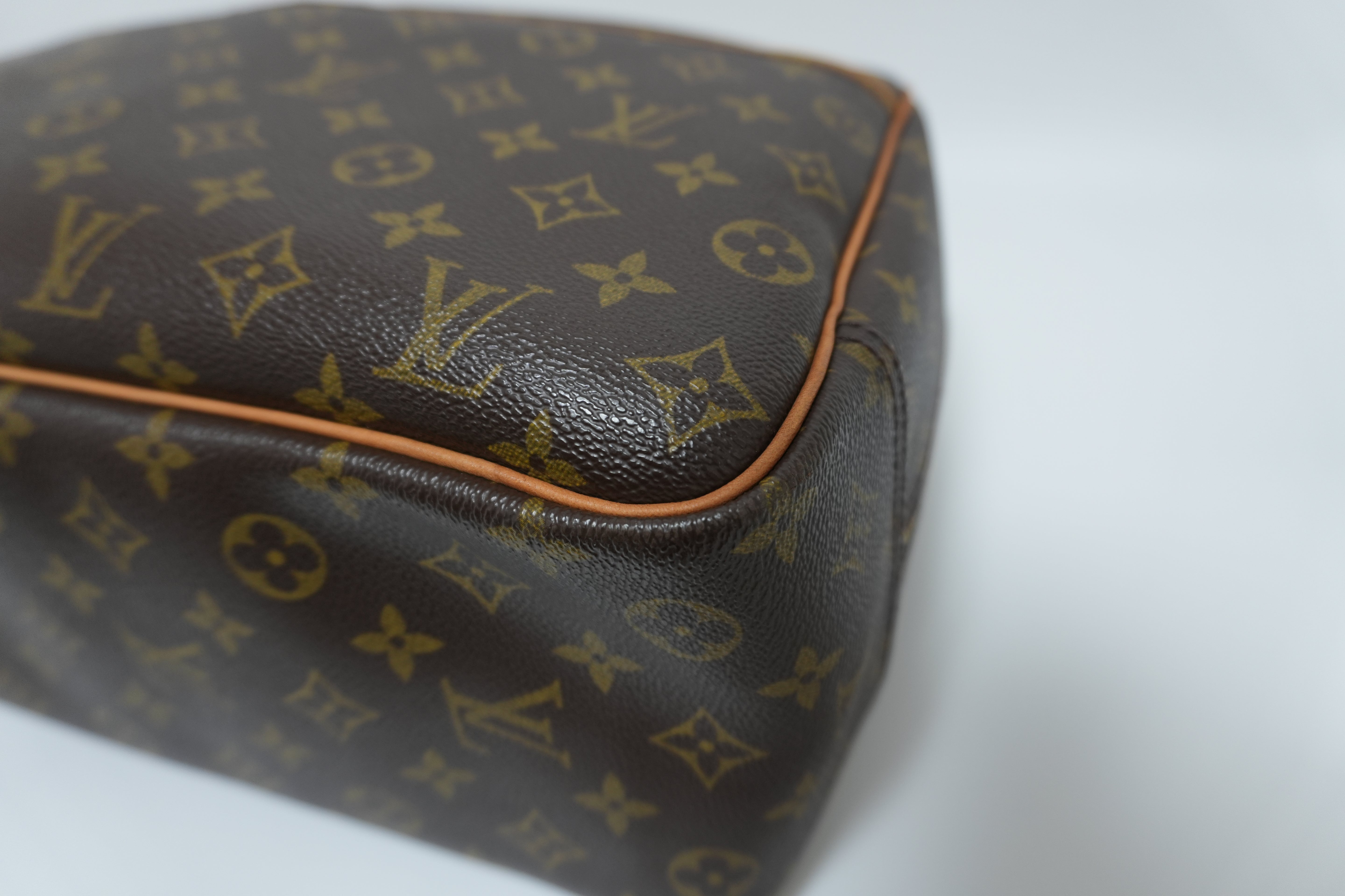 Pre-Owned Louis Vuitton Monogram Marne Shoulder Bag