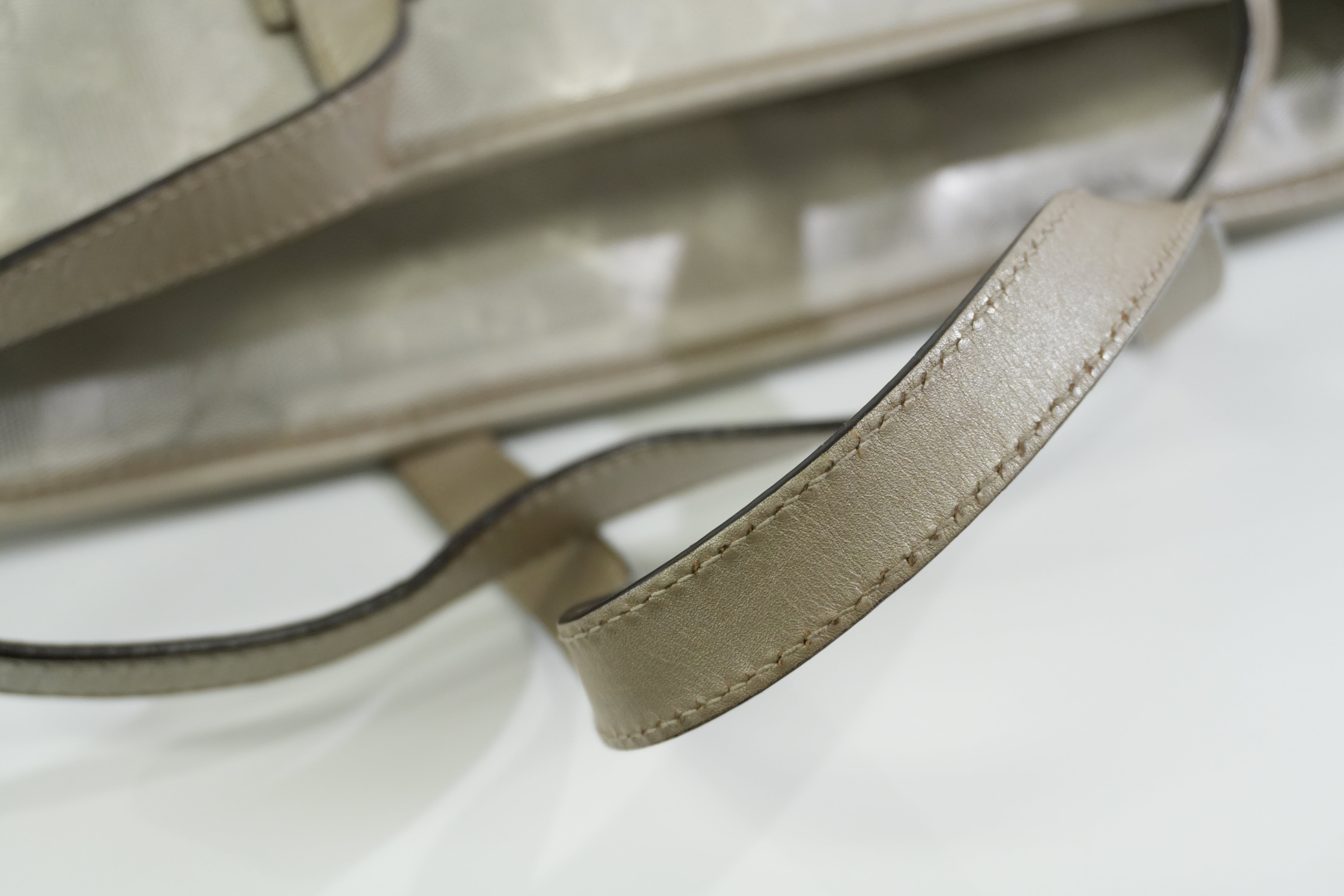 Pre-owned Gucci Metallic Tote Bag SIlver