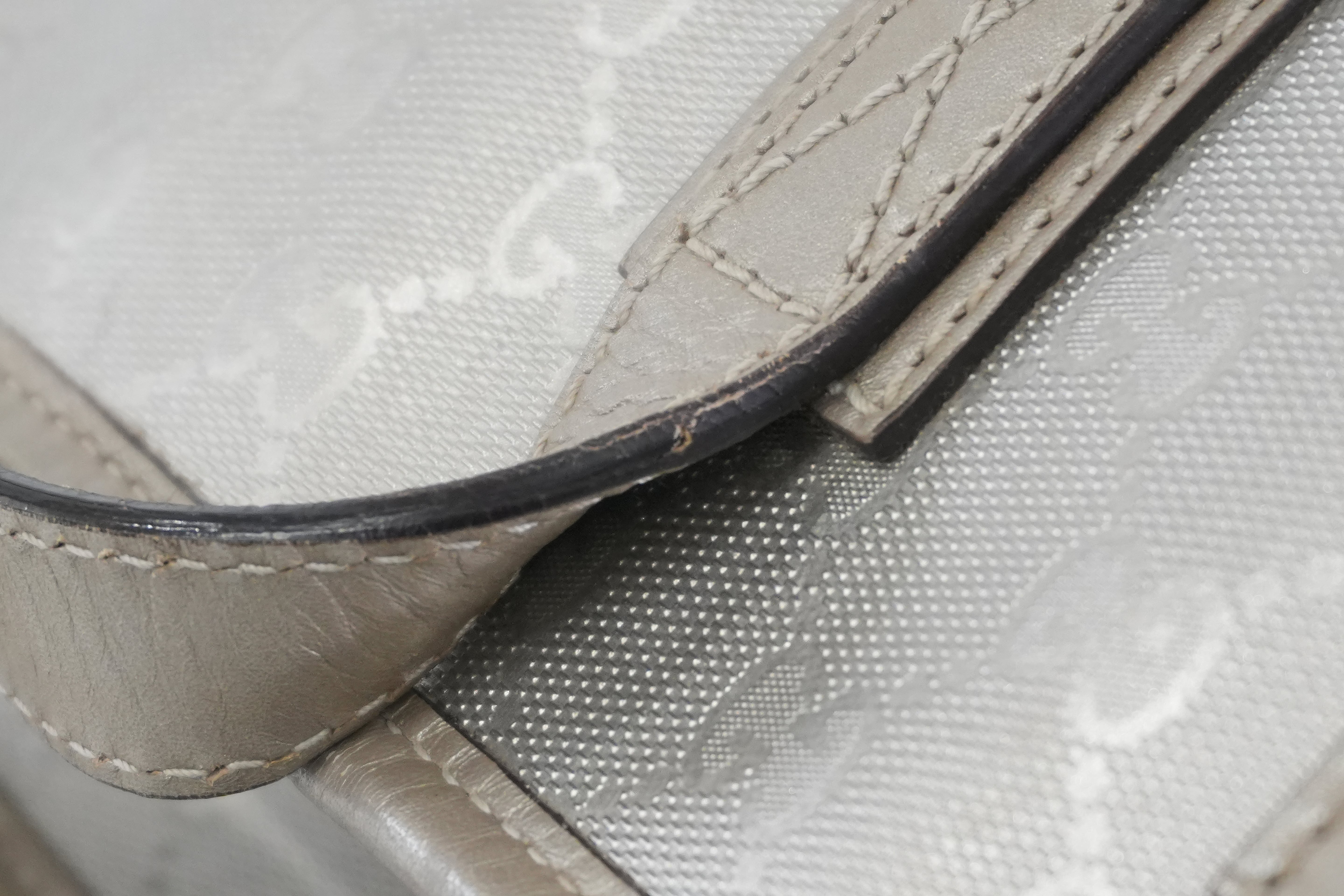 Pre-owned Gucci Metallic Tote Bag SIlver