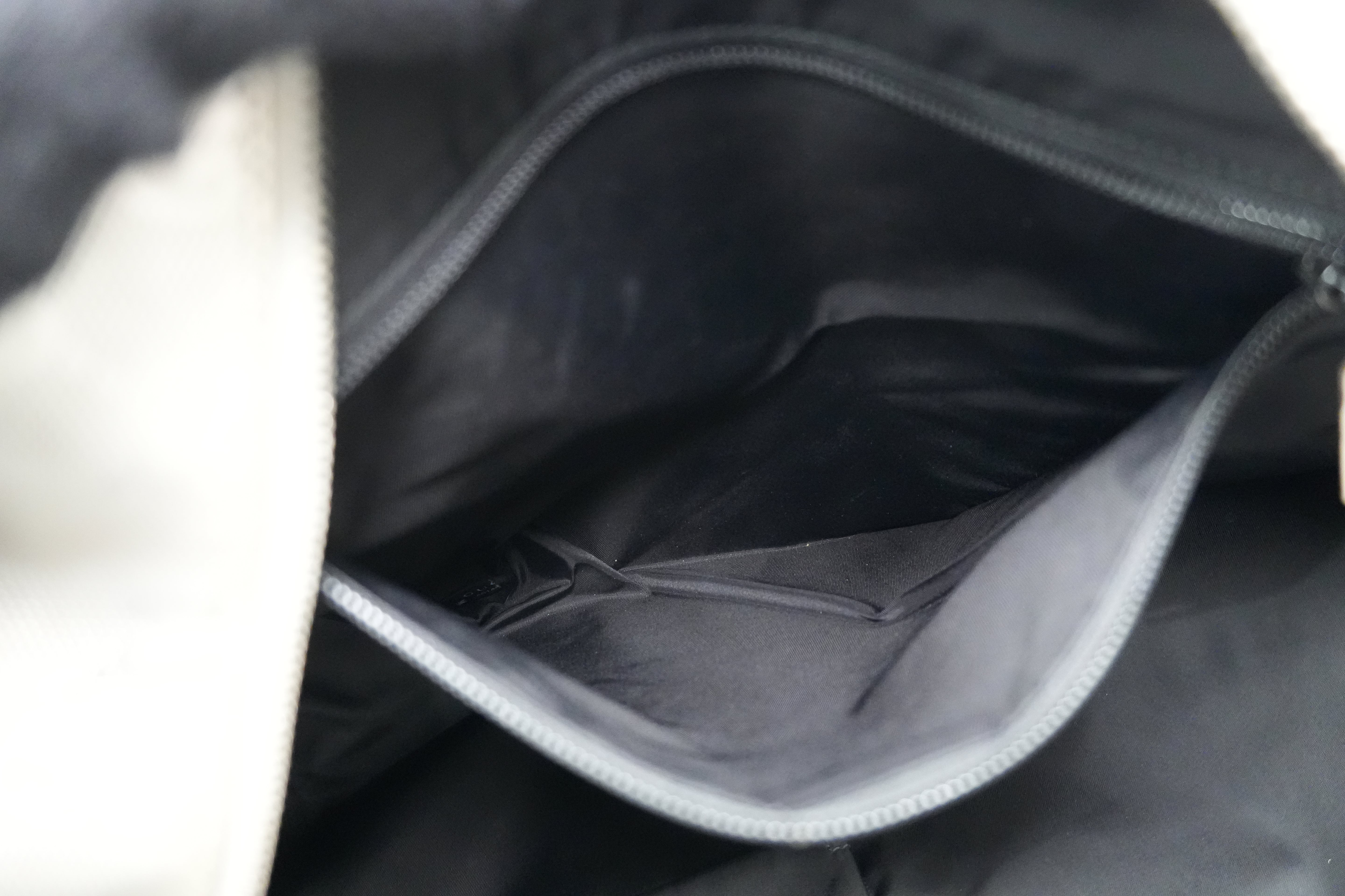 Pre-owned Gucci Metallic Tote Bag SIlver