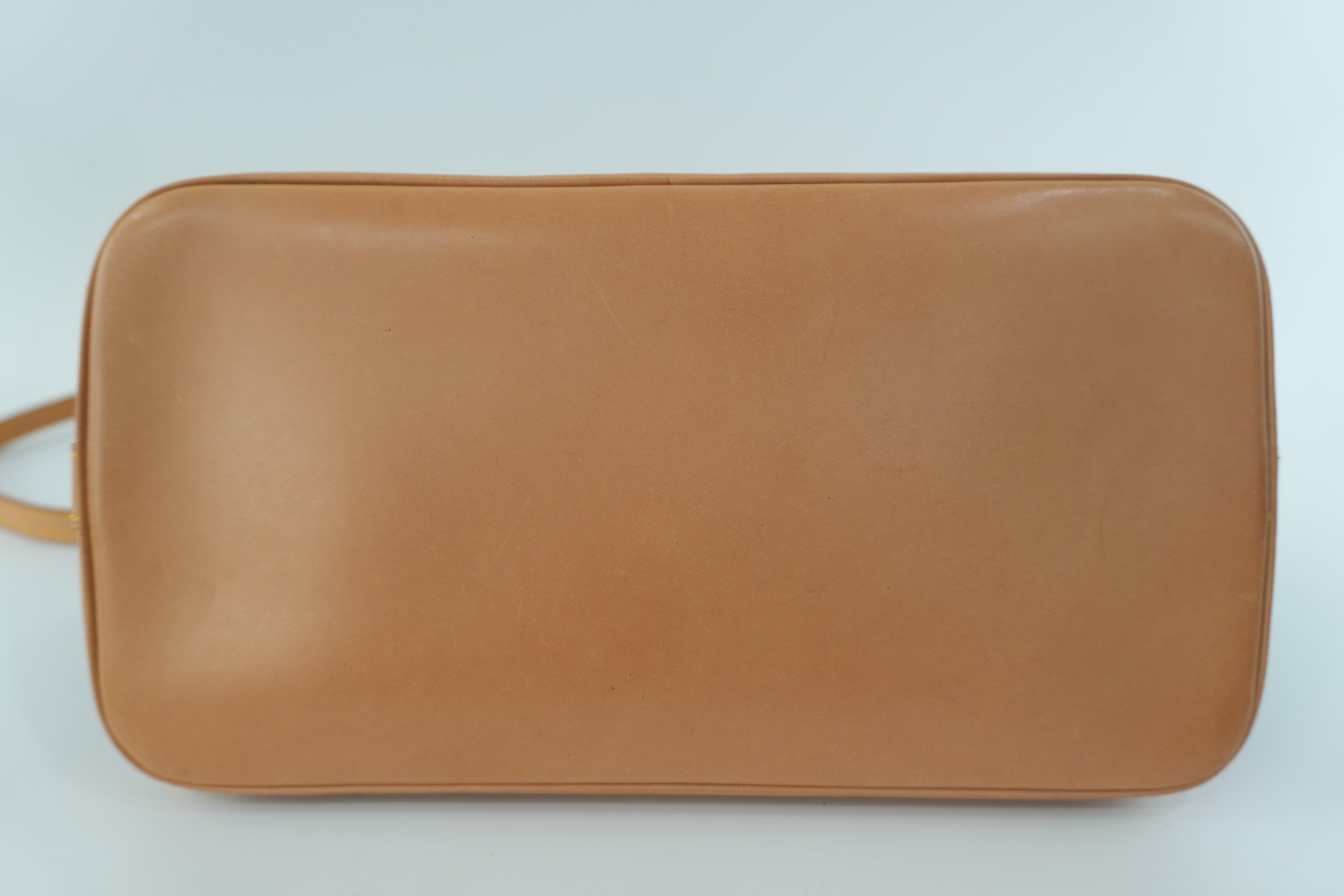 Louis Vuitton Monogram Alma Handbag Used