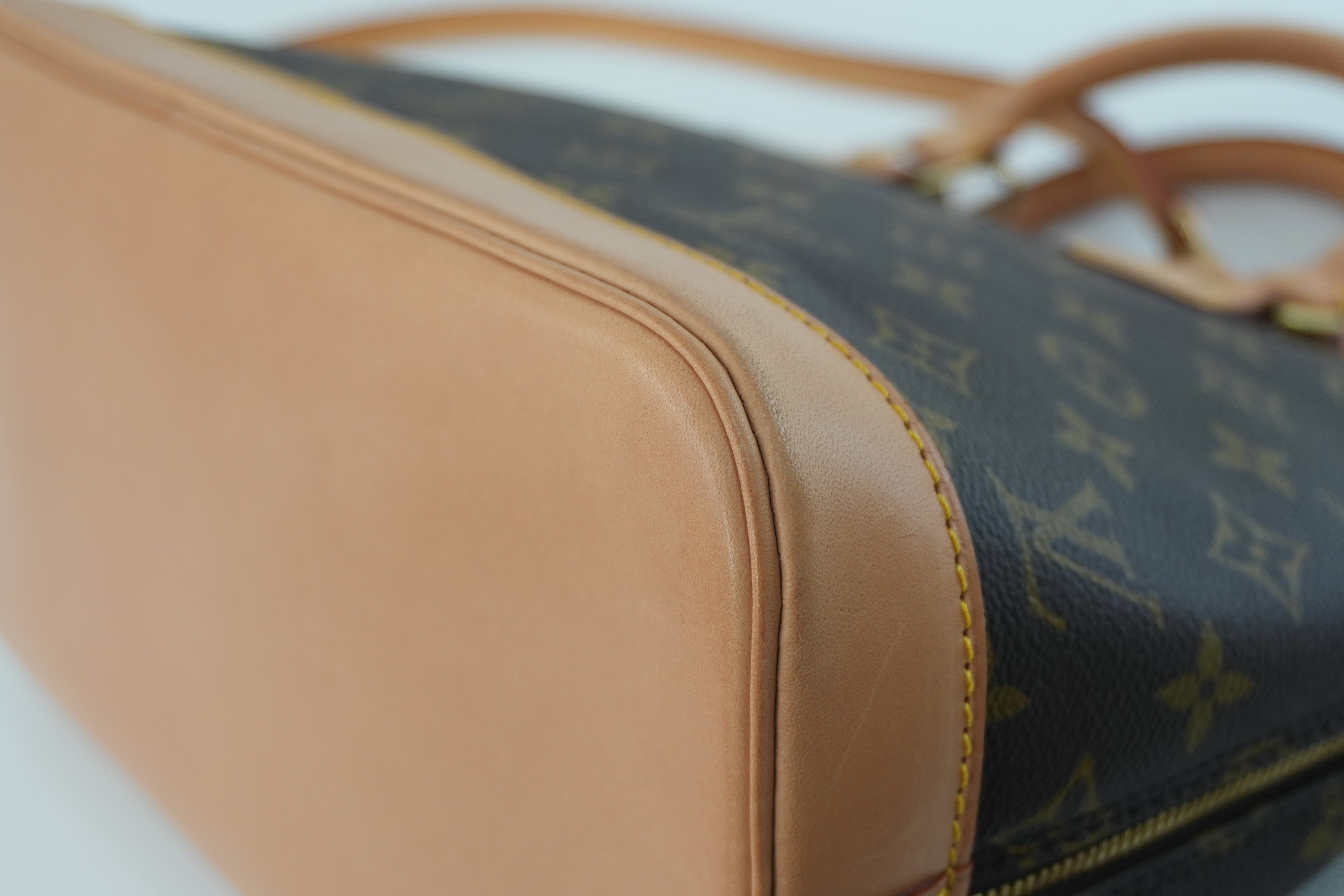 Louis Vuitton Monogram Alma Handbag Used