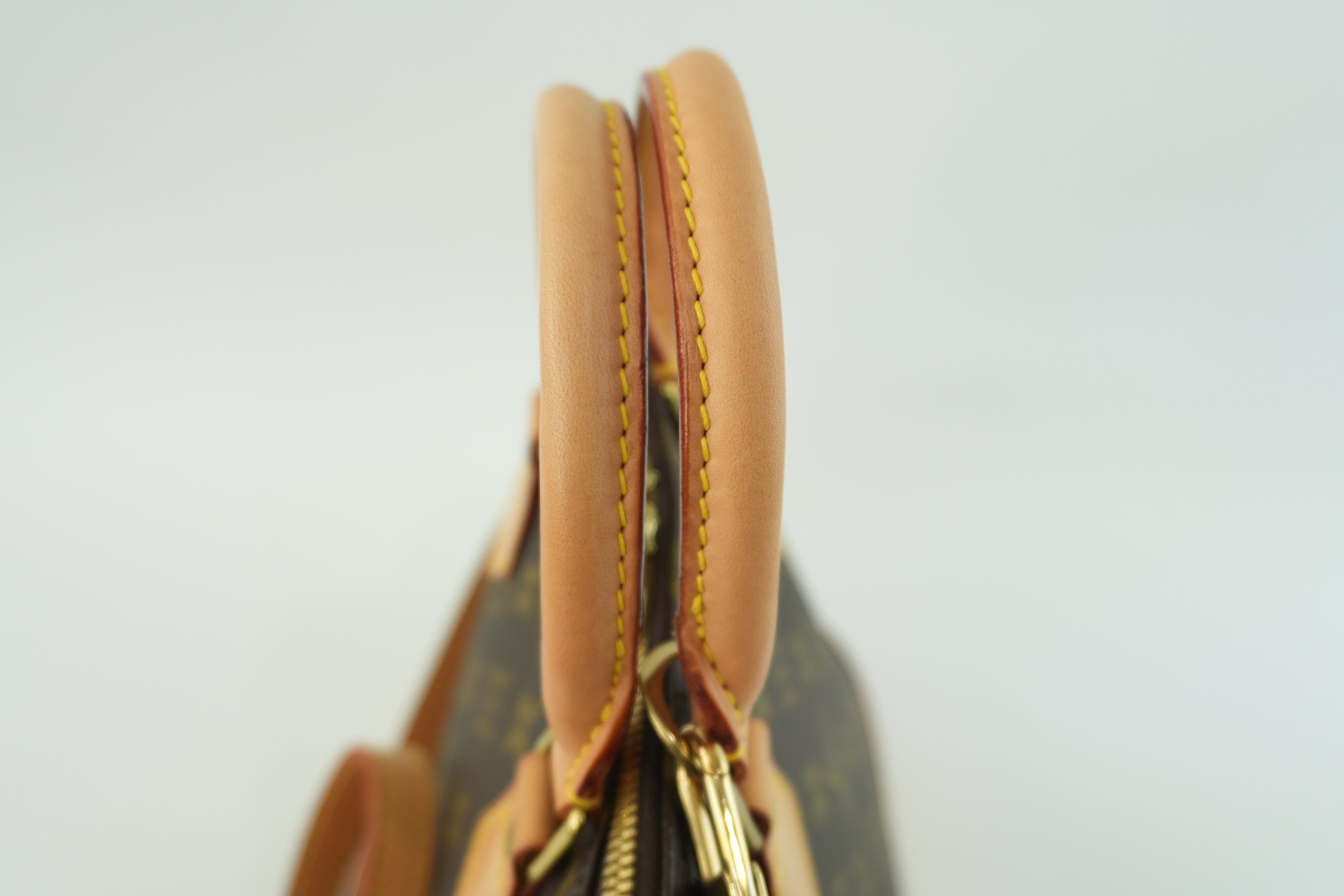 Louis Vuitton Monogram Alma Handbag Used