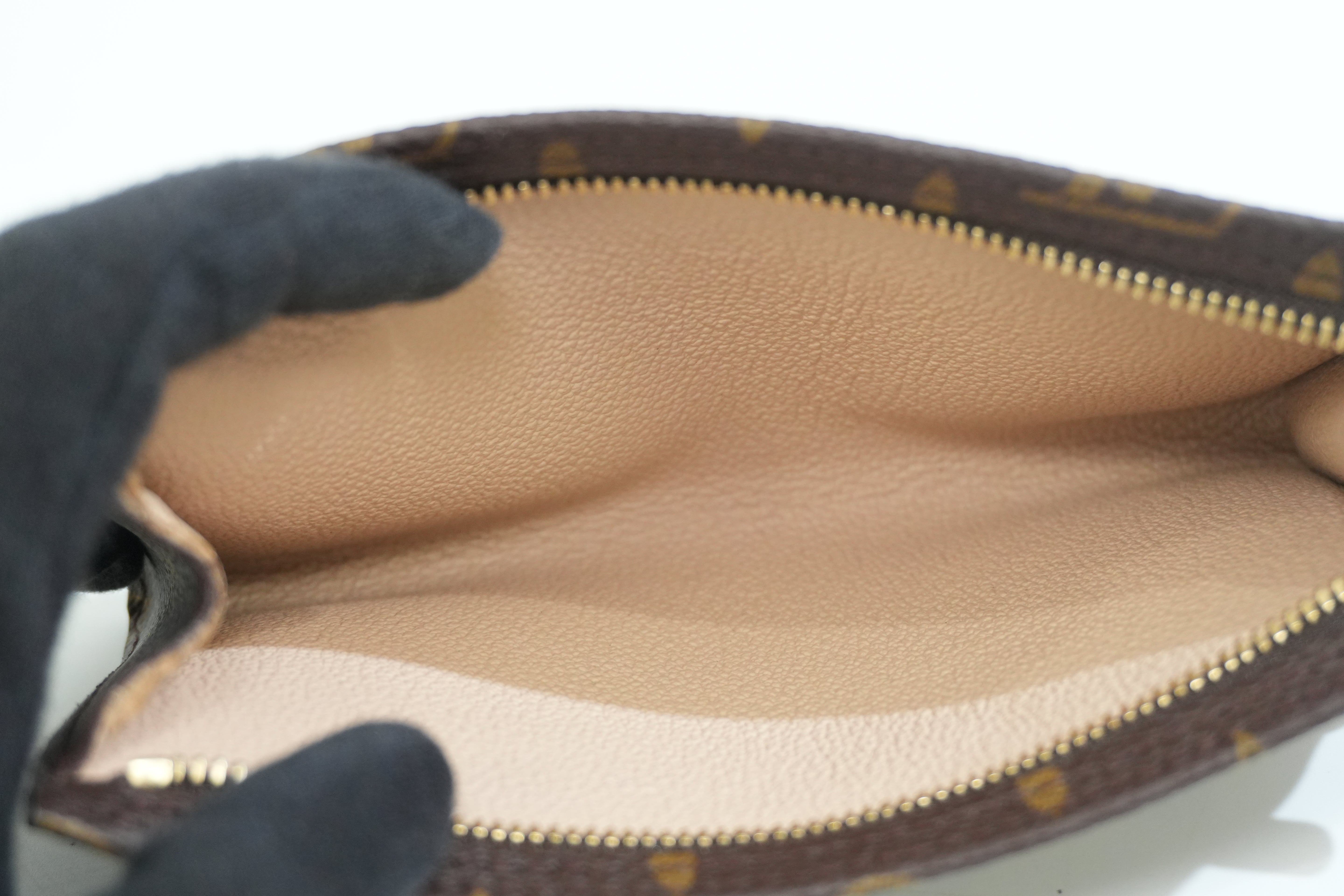 Pre-owned Louis Vuitton Monogram Pouch