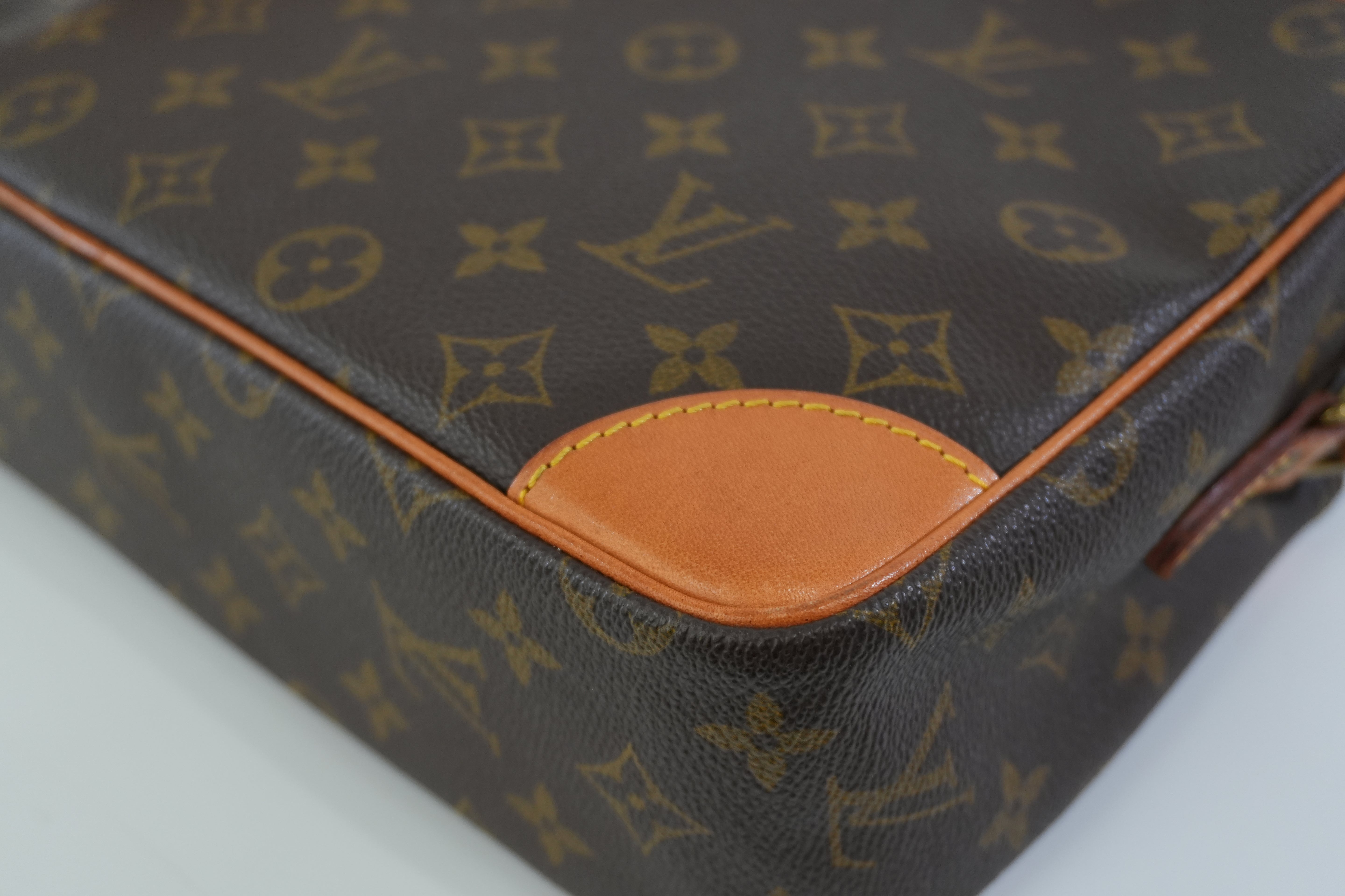 Pre-owned Louis Vuitton Monogram Trocadero GM Shoulder Bag