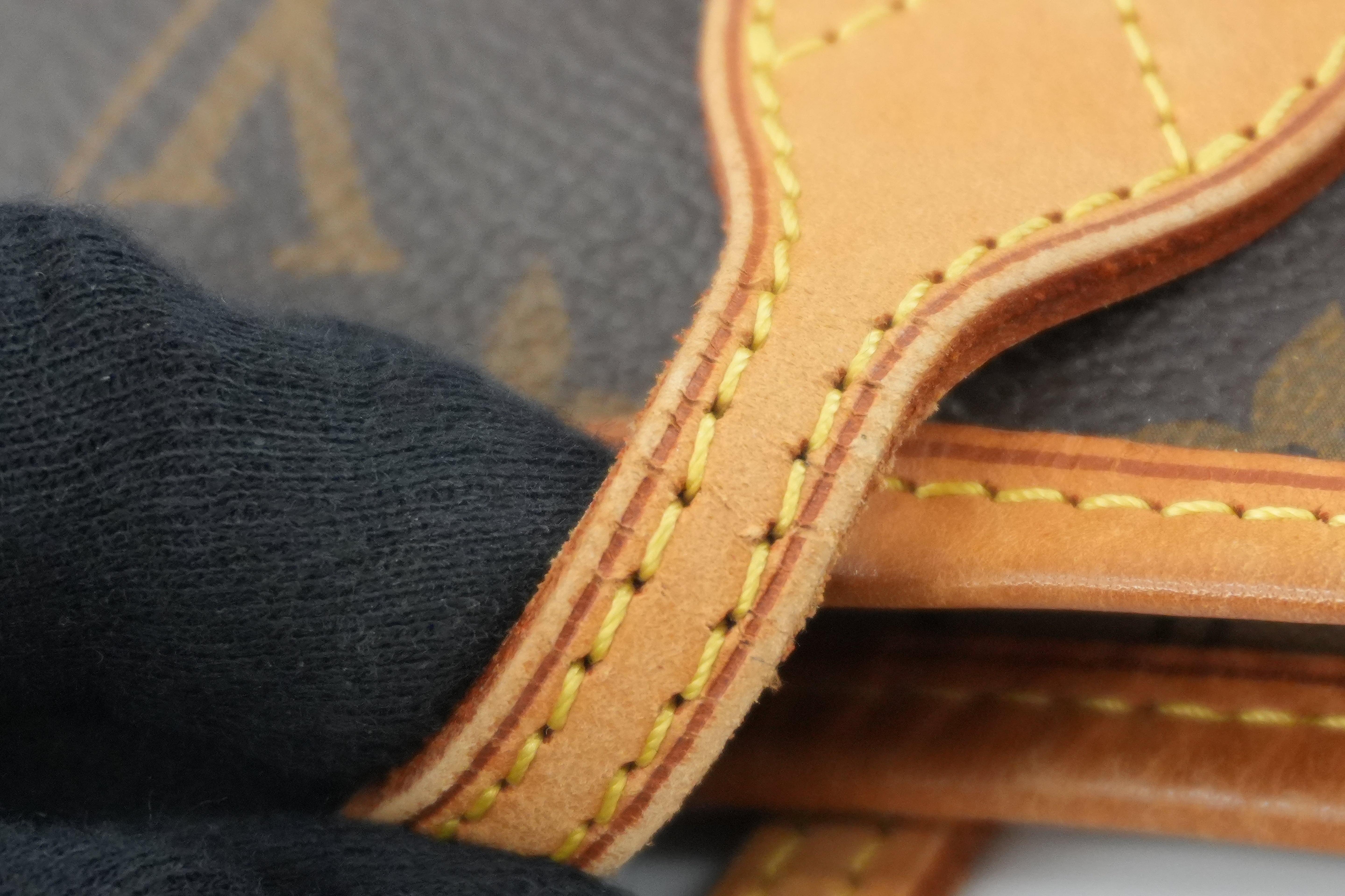 Louis Vuitton Monogram Neverfull MM Shoulder Tote Bag Used