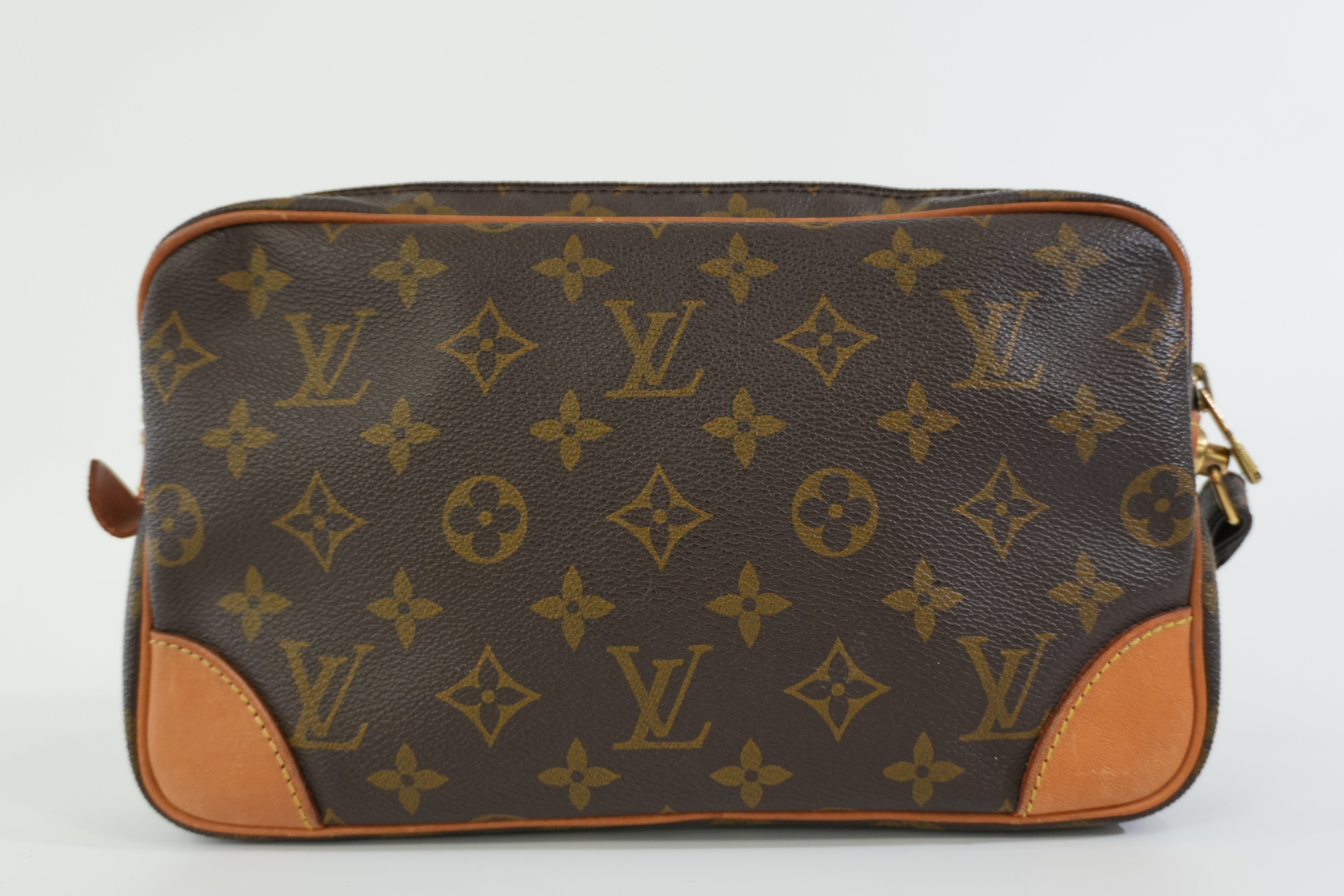 Pre-owned Louis Vuitton Monogram Dragonne GM Clutch Bag